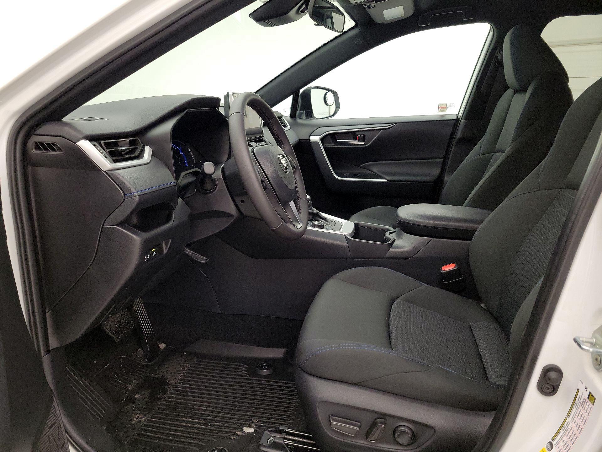 Thumbnail: 2025 Toyota RAV4 - 11