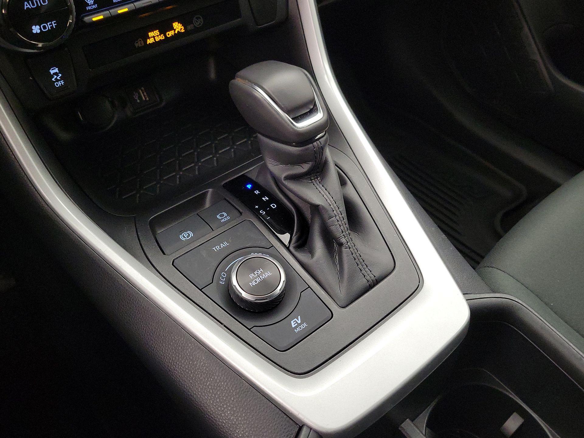 Thumbnail: 2025 Toyota RAV4 - 17