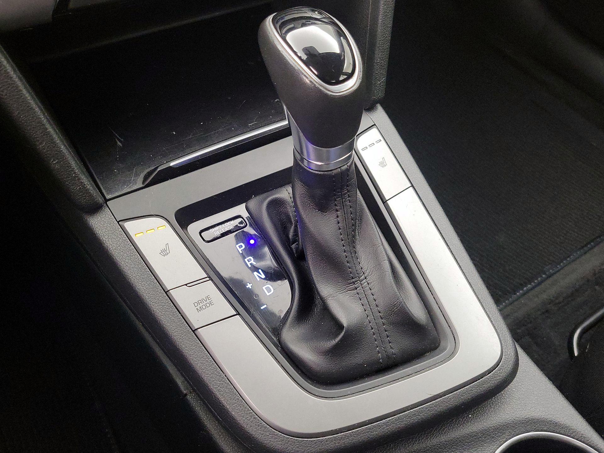 Thumbnail: 2018 Hyundai Elantra - 17