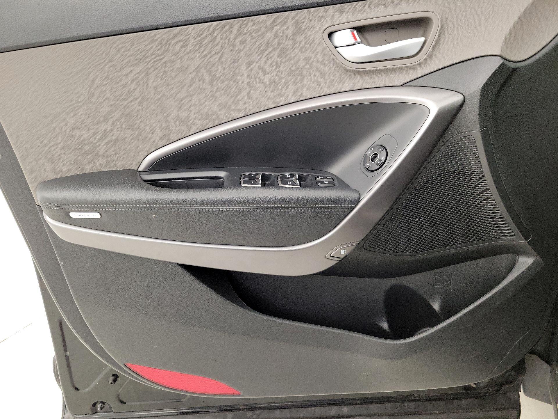 Thumbnail: 2017 Hyundai Santa Fe - 12