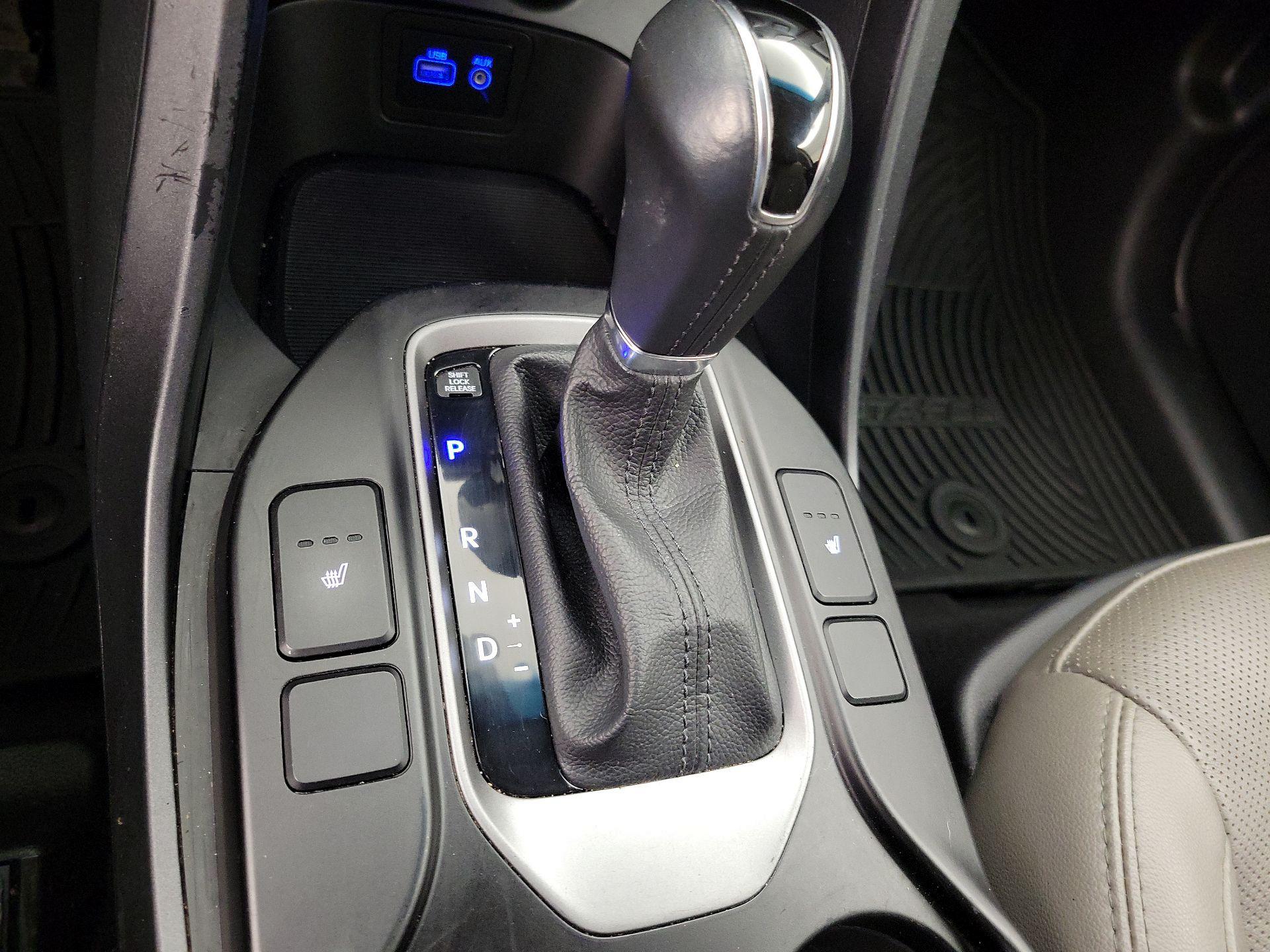 Thumbnail: 2017 Hyundai Santa Fe - 17