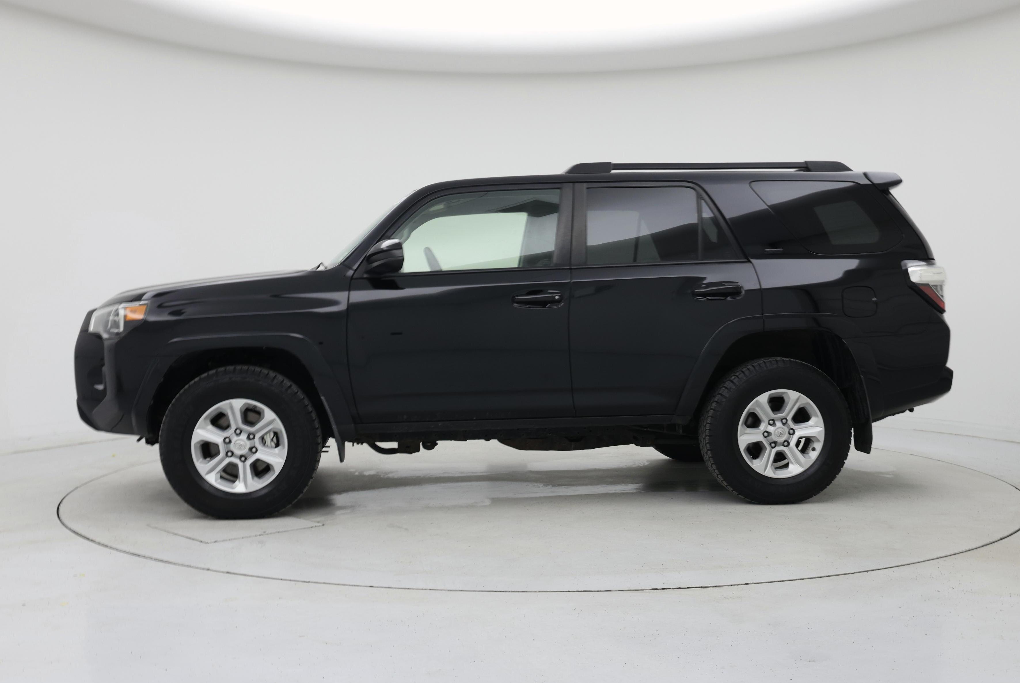 Thumbnail: 2018 Toyota 4Runner - 3