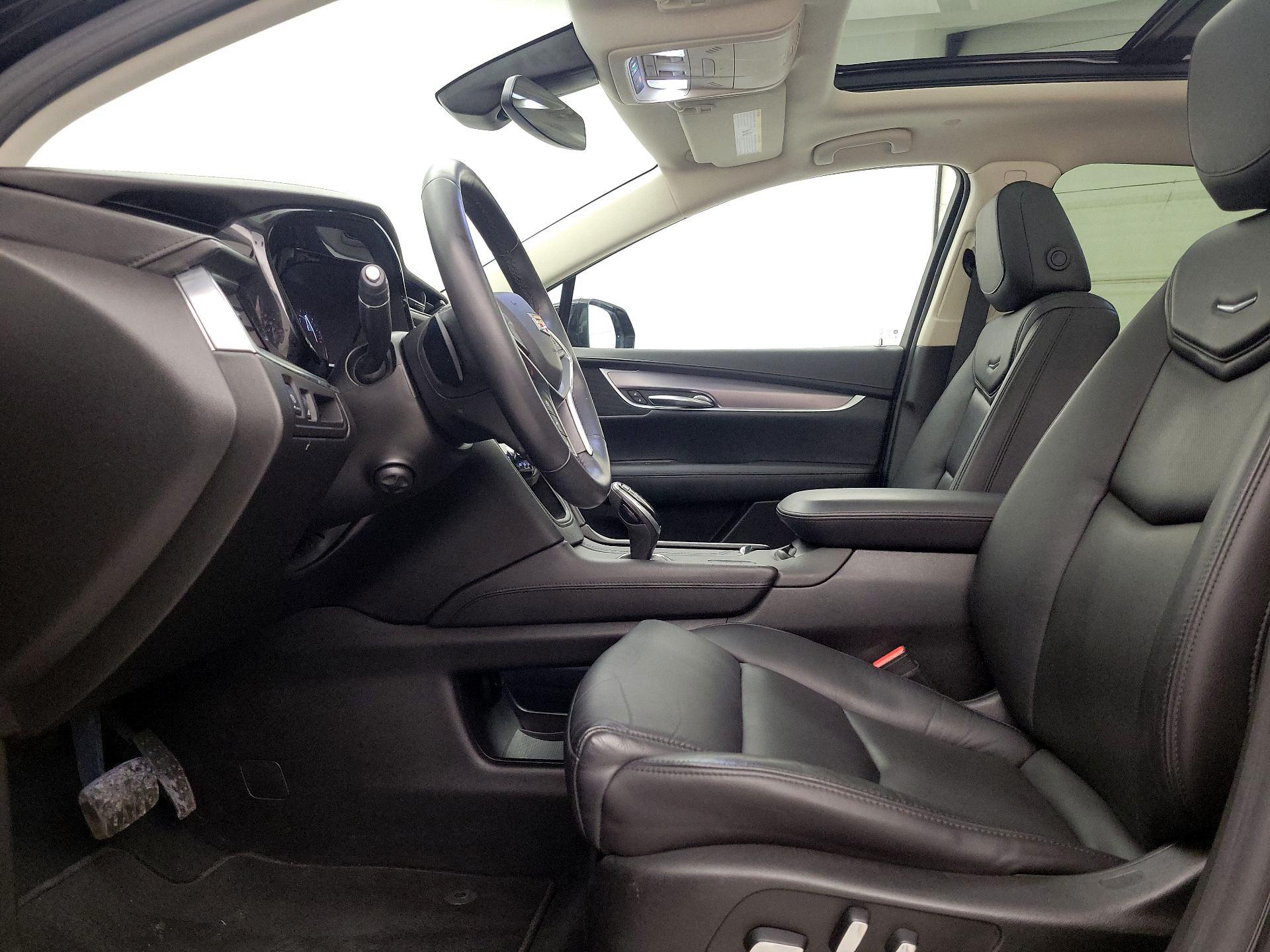 Thumbnail: 2018 Cadillac XT5 - 11