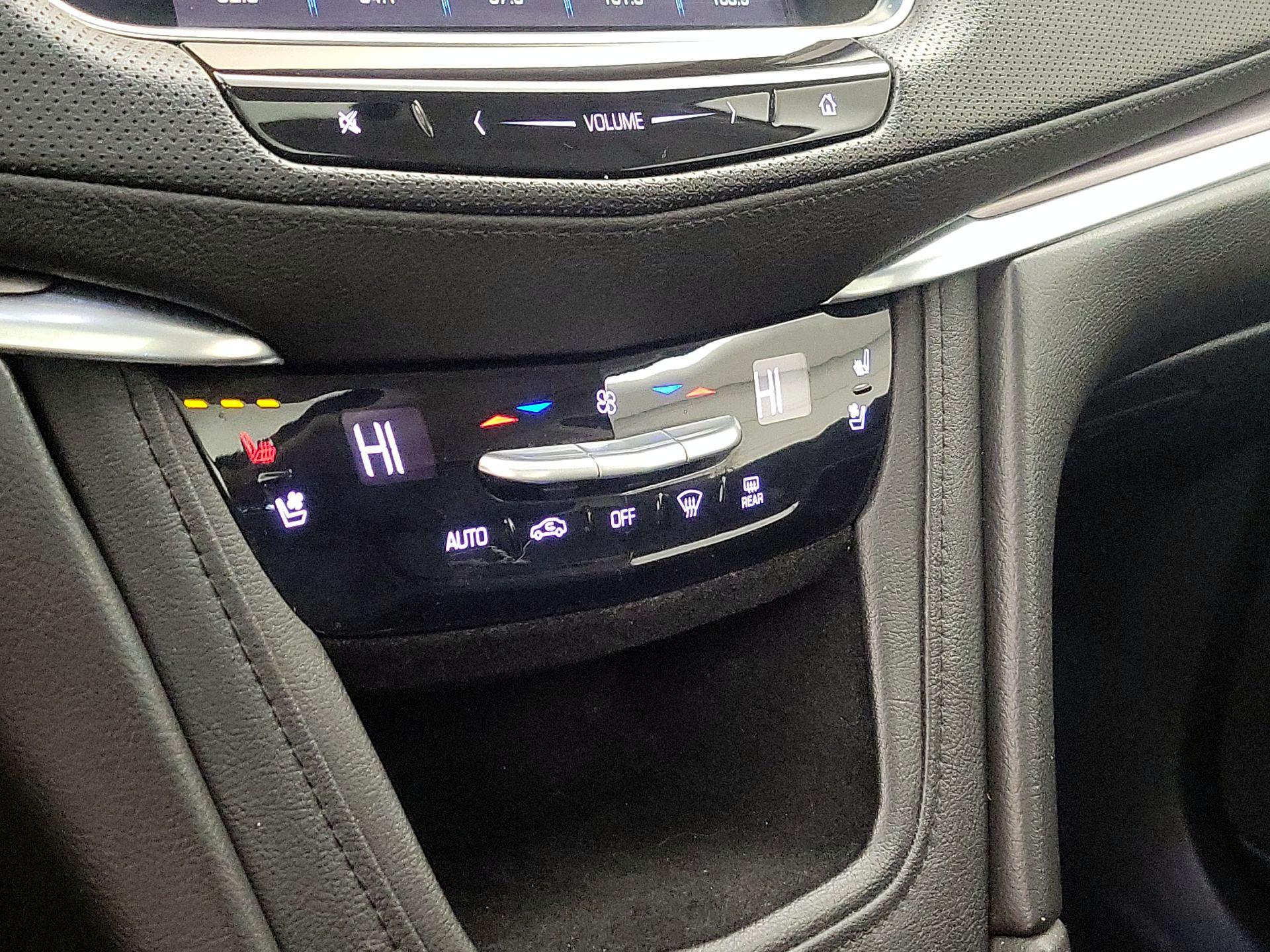 Thumbnail: 2018 Cadillac XT5 - 16