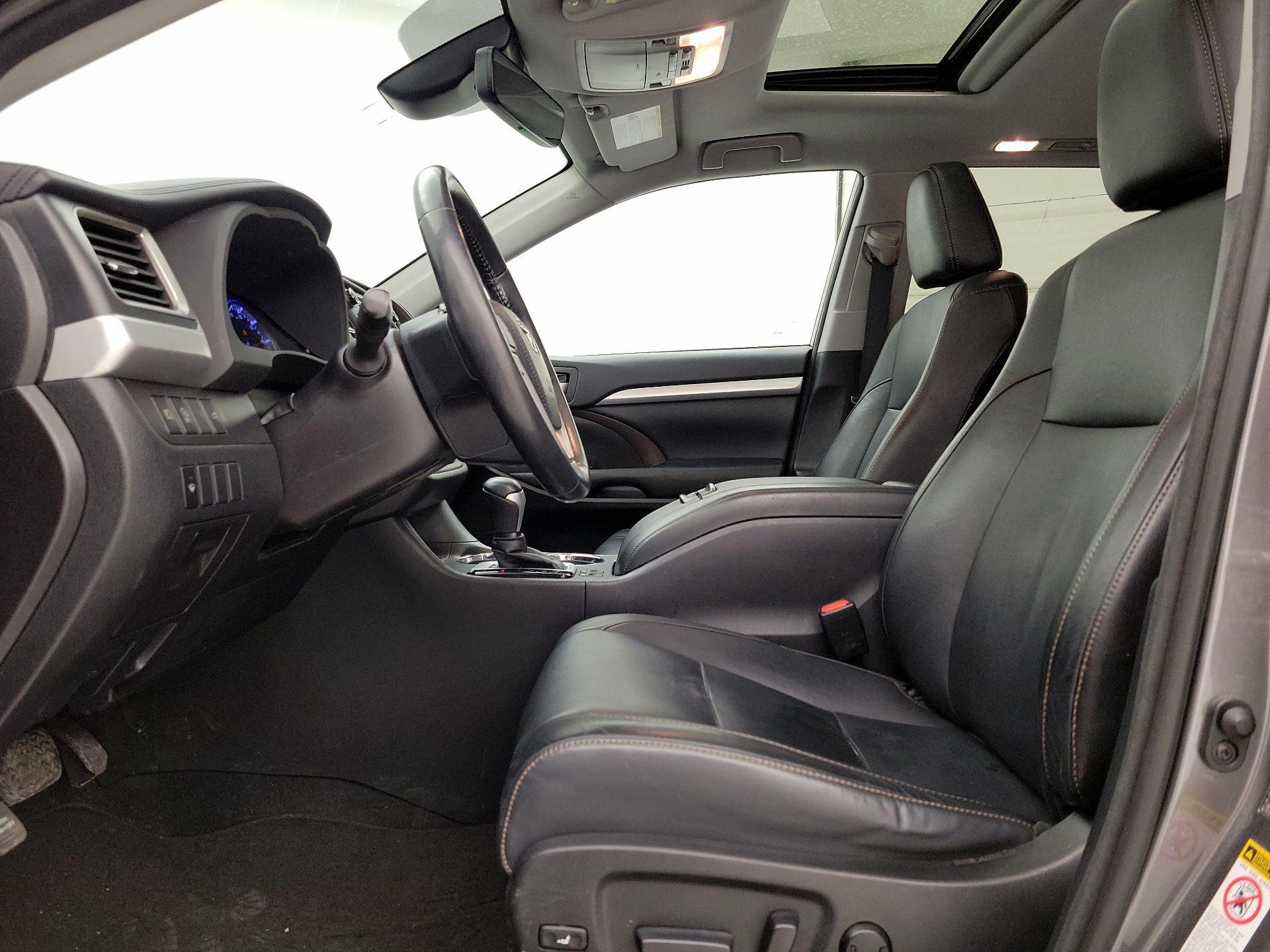 Thumbnail: 2018 Toyota Highlander - 11