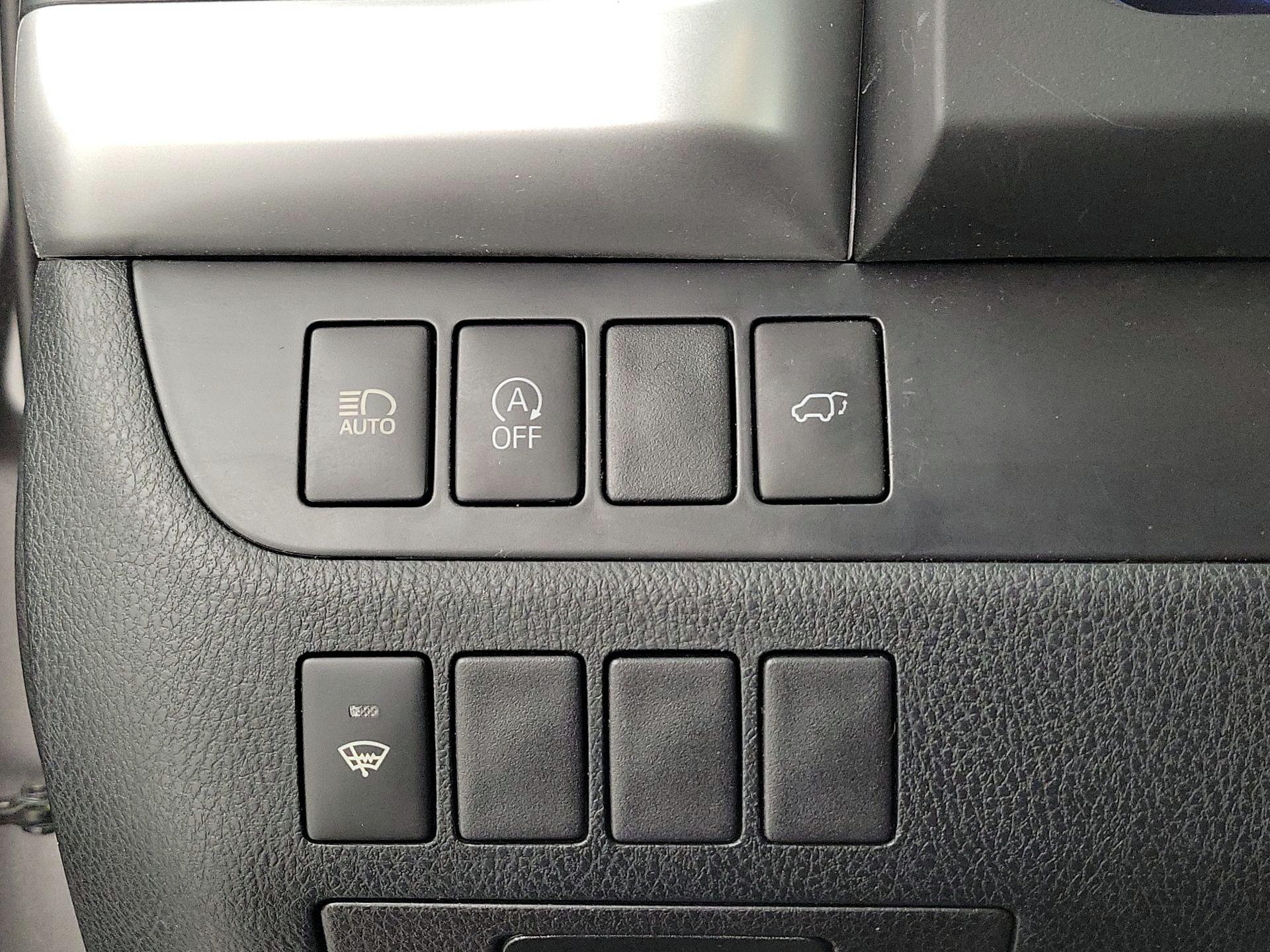 Thumbnail: 2018 Toyota Highlander - 13