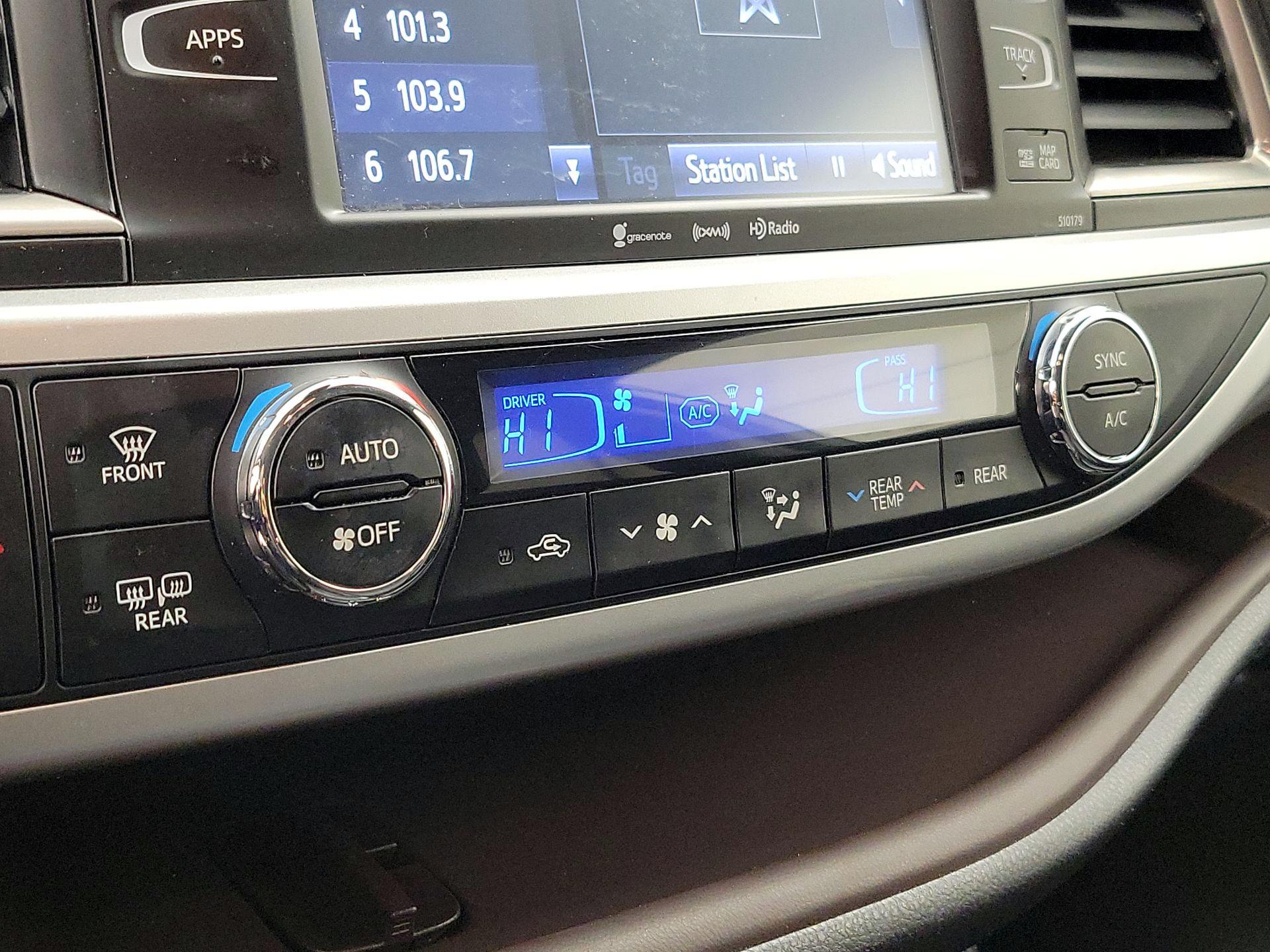 Thumbnail: 2018 Toyota Highlander - 16