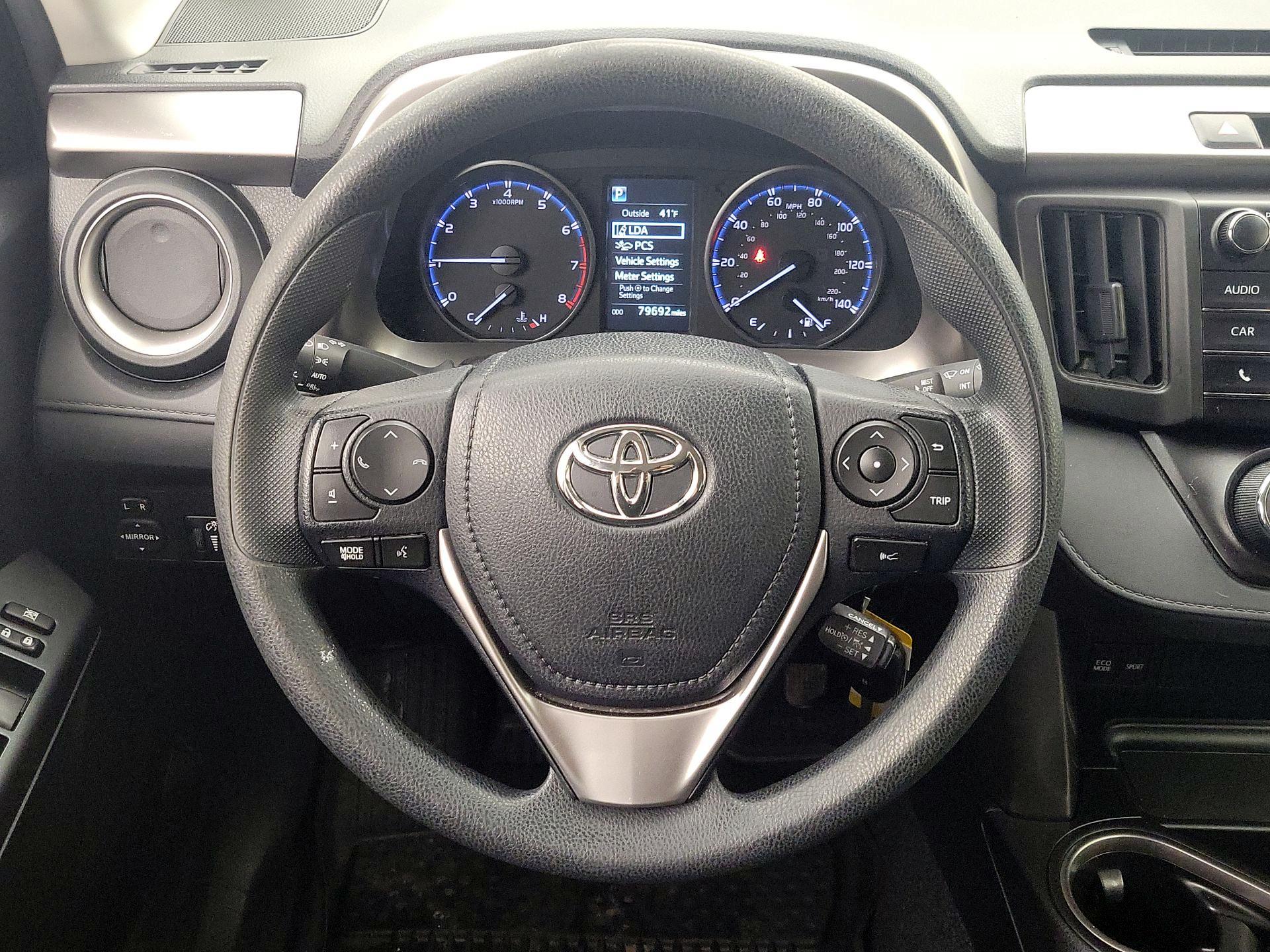 Thumbnail: 2018 Toyota RAV4 - 10