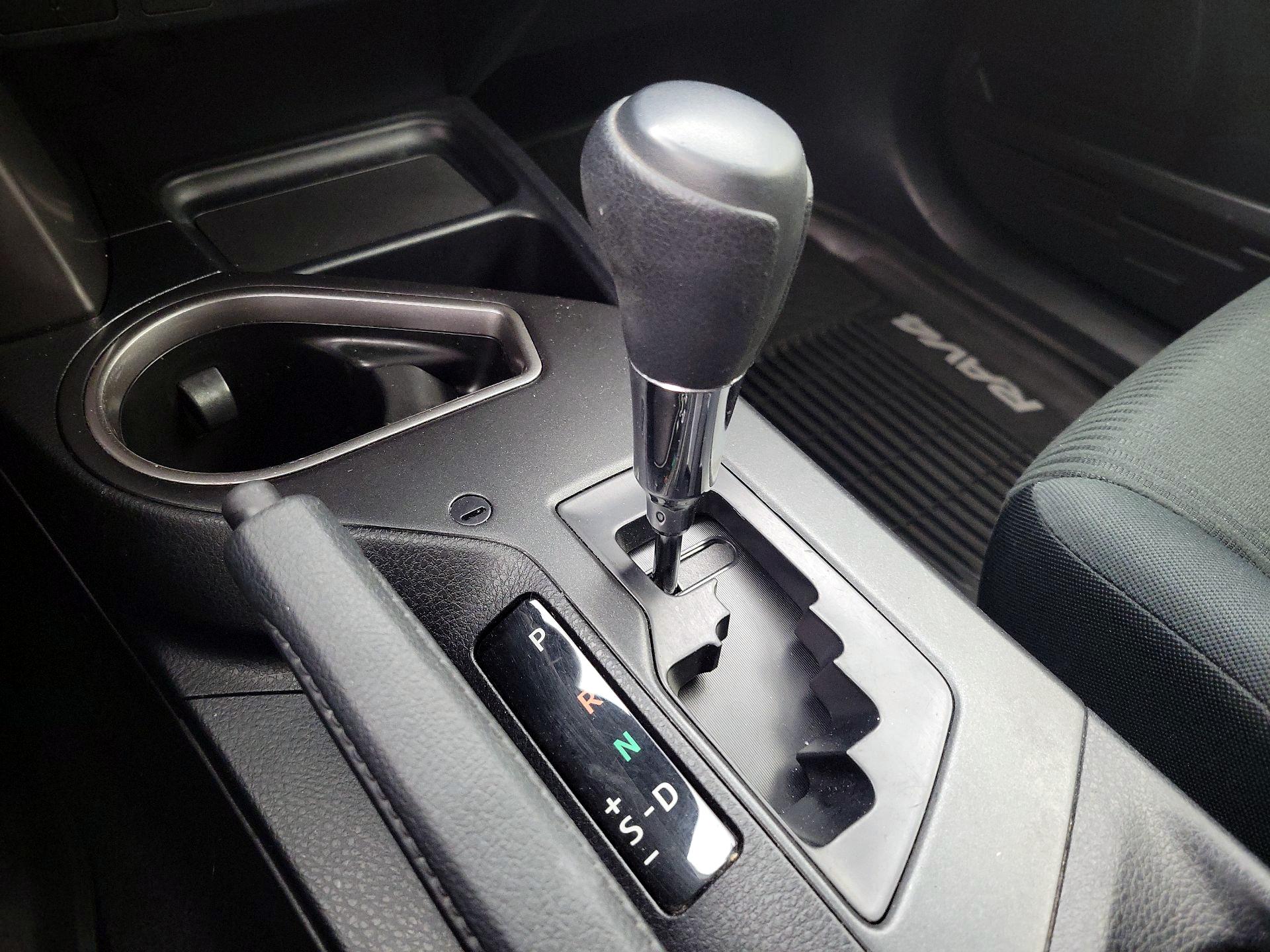 Thumbnail: 2018 Toyota RAV4 - 17