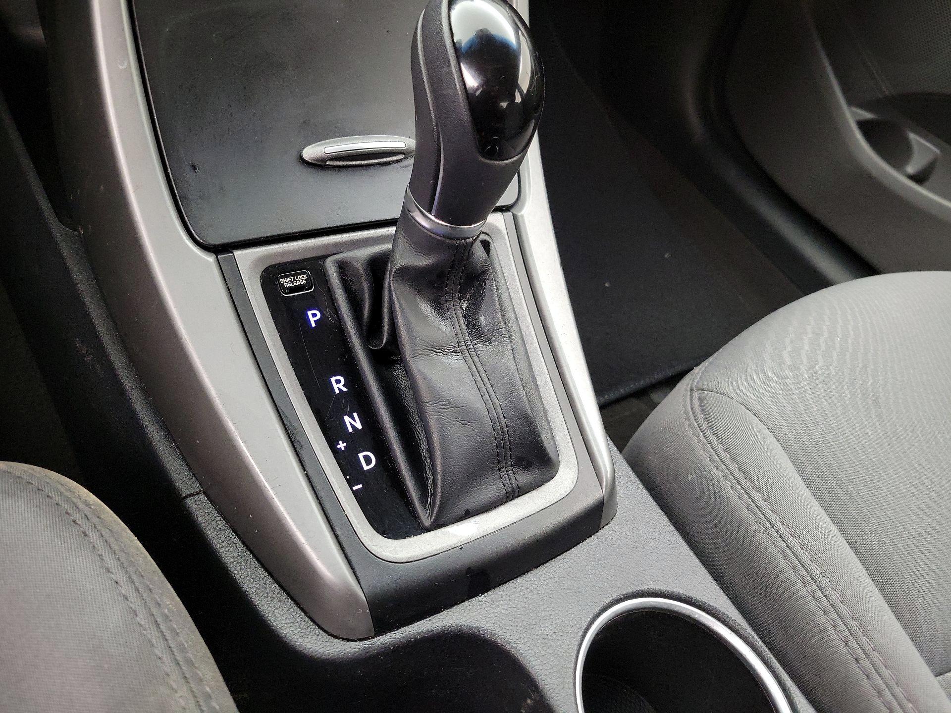 Thumbnail: 2016 Hyundai Elantra - 16