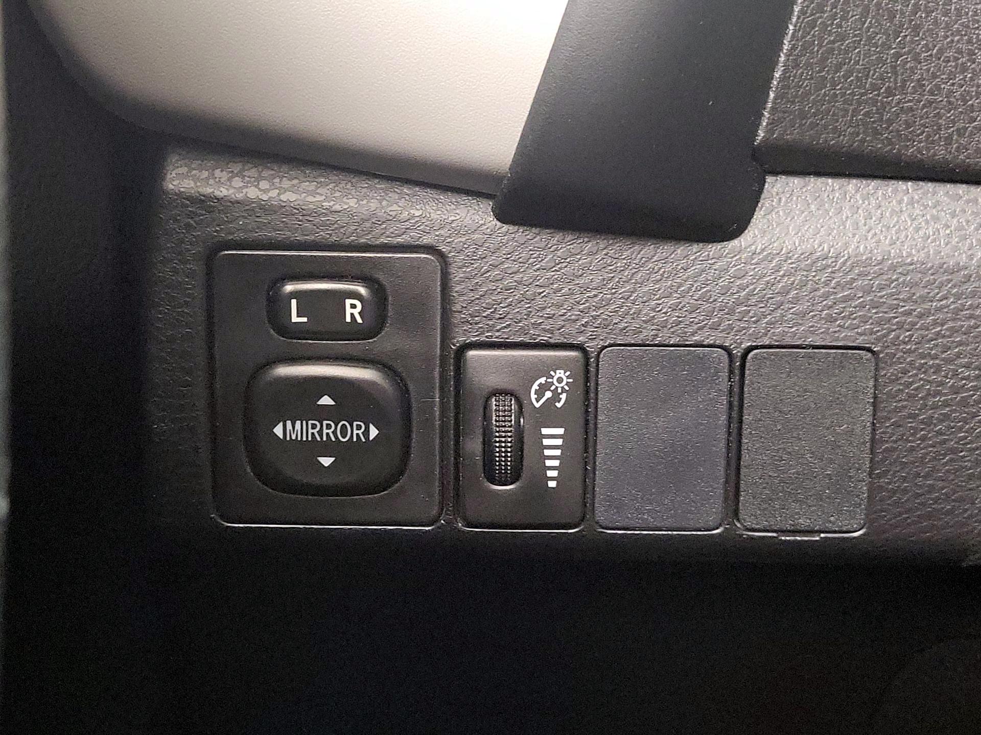 Thumbnail: 2017 Toyota Corolla - 13