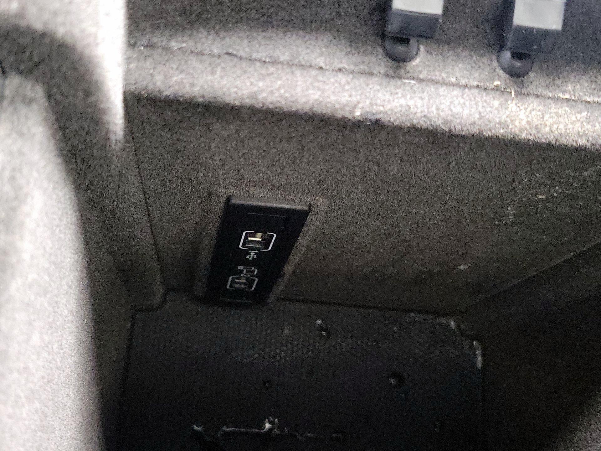 Thumbnail: 2017 Mercedes-Benz GL-Class - 19