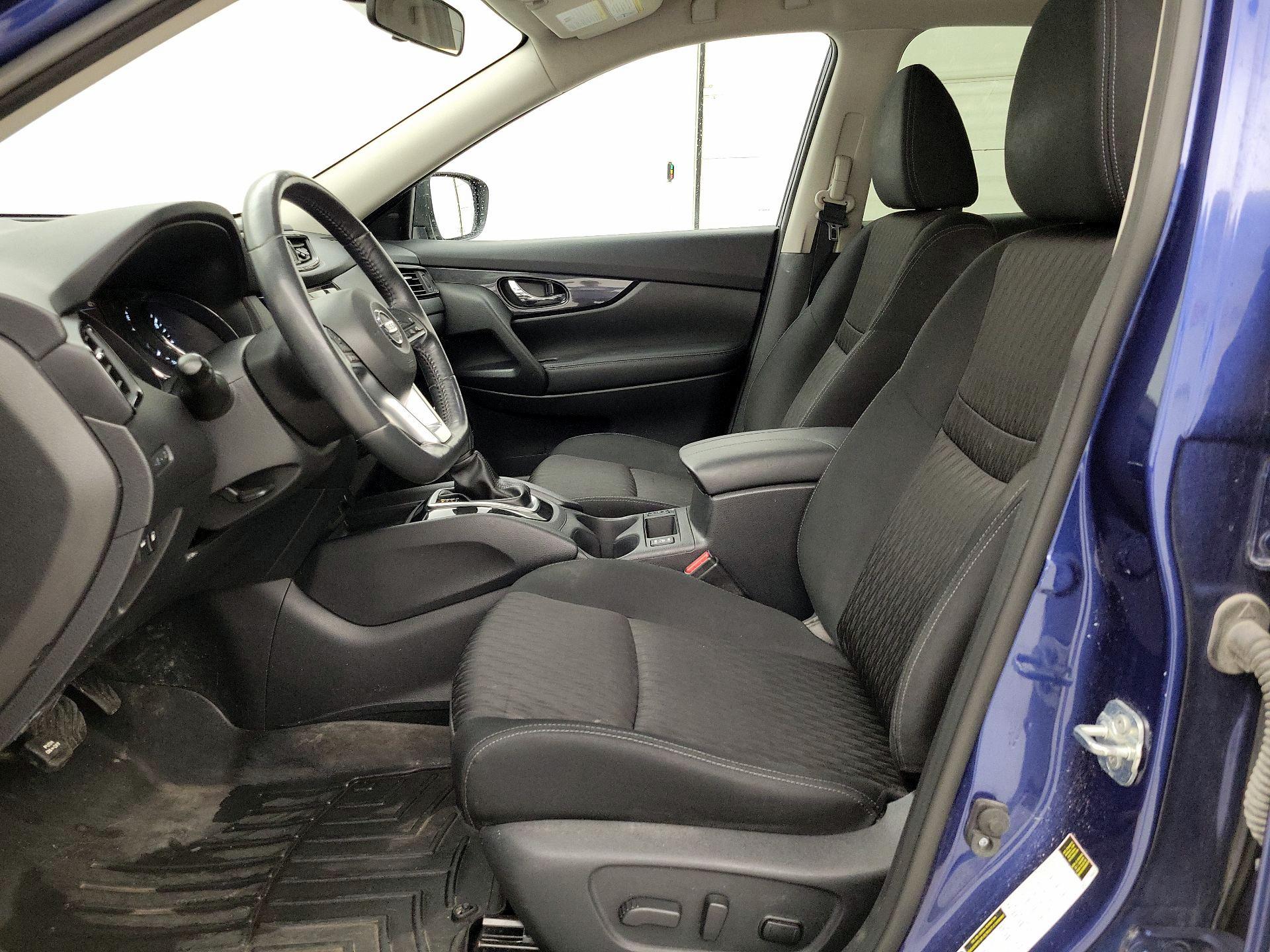 Thumbnail: 2018 Nissan Rogue - 11