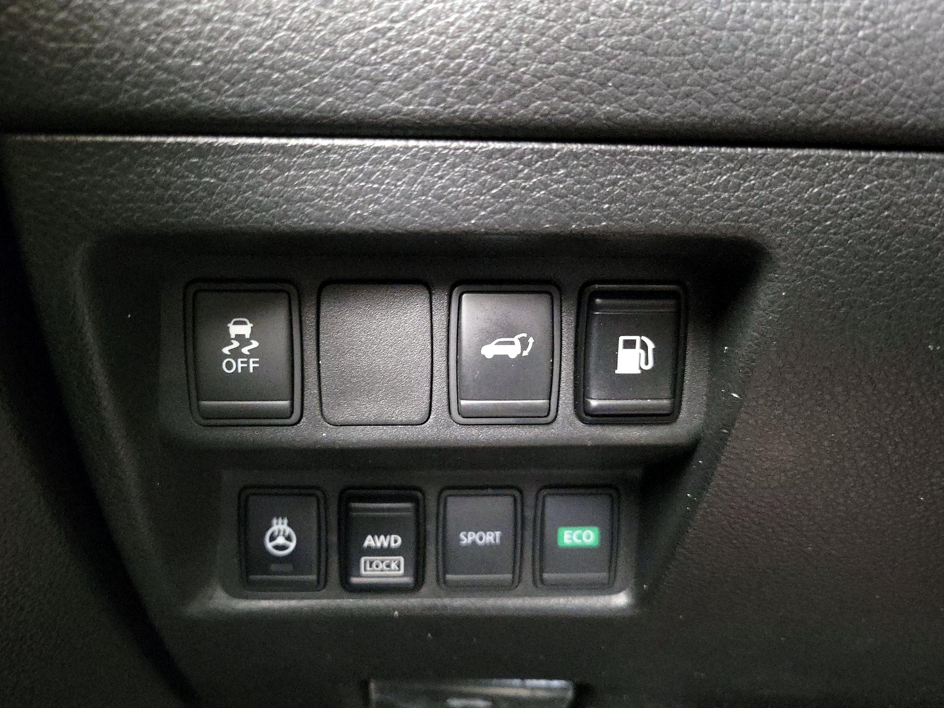 Thumbnail: 2018 Nissan Rogue - 13