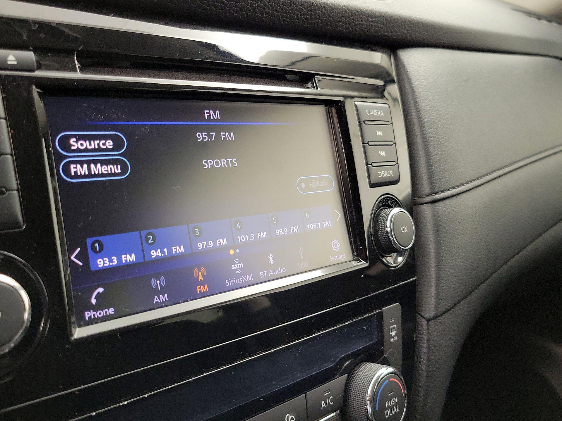 Thumbnail: 2018 Nissan Rogue - 16