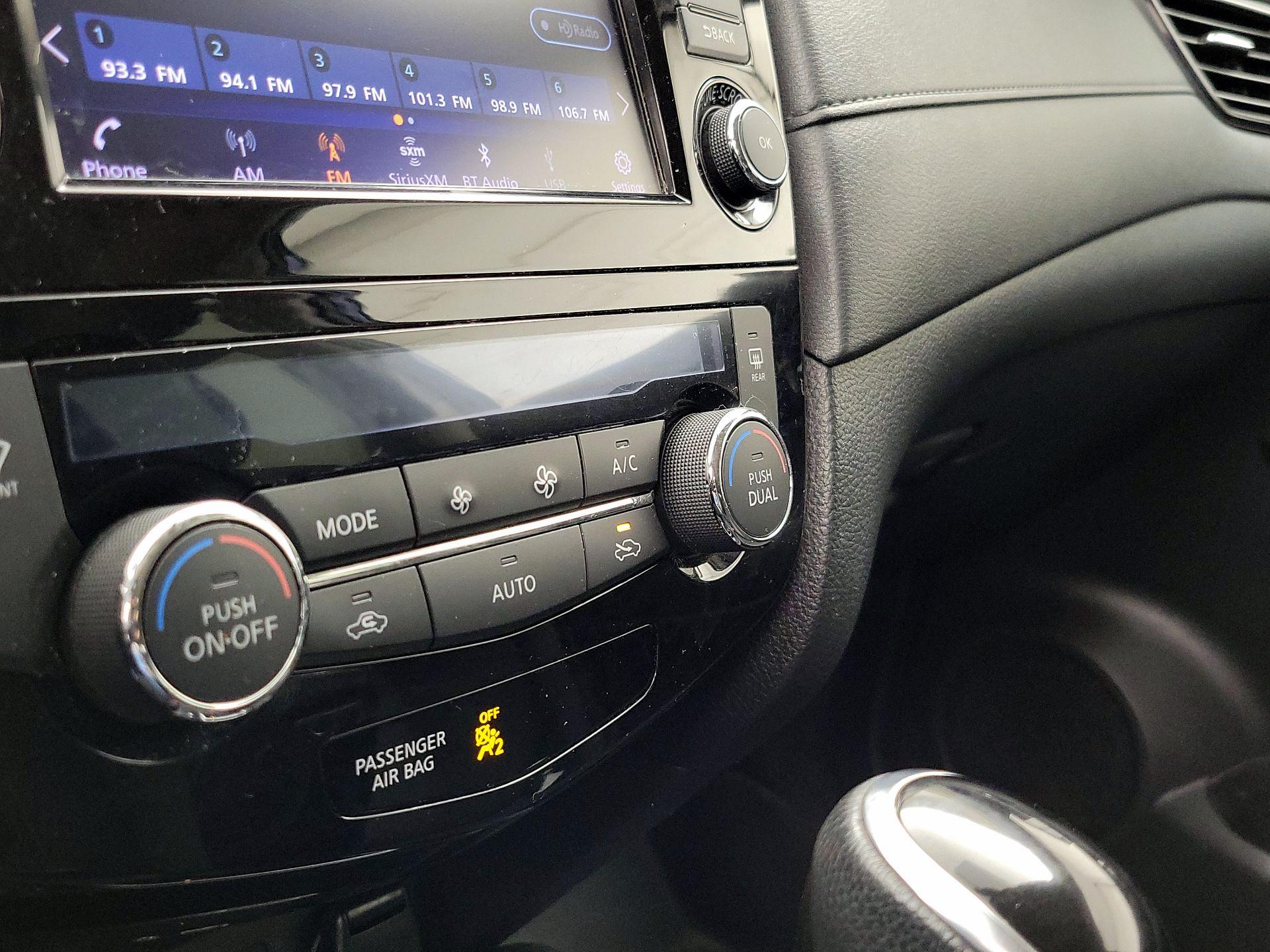 Thumbnail: 2018 Nissan Rogue - 17