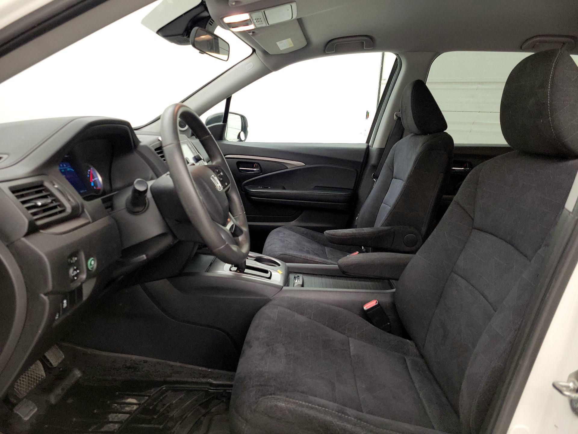 Thumbnail: 2019 Honda Pilot - 11