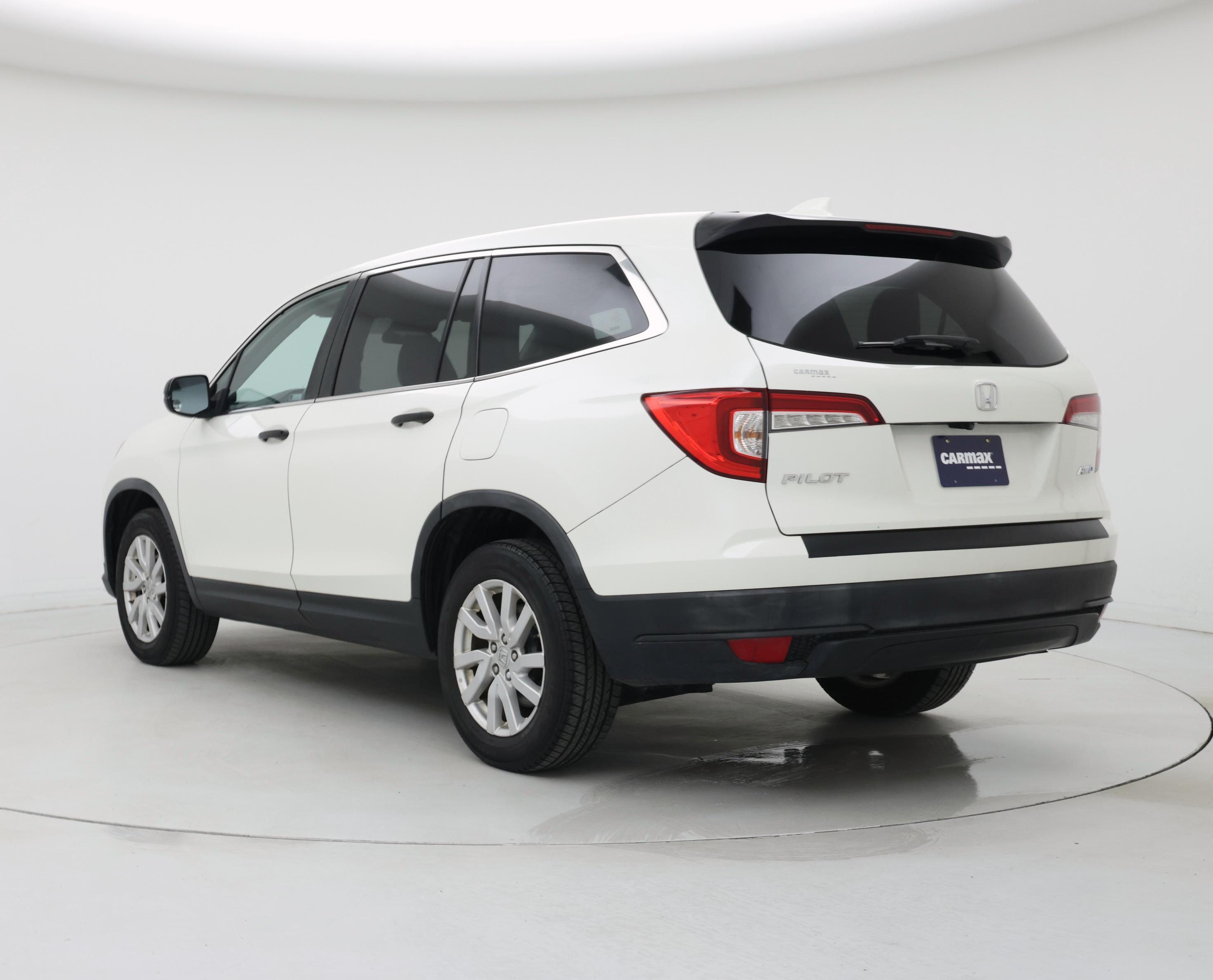 Thumbnail: 2019 Honda Pilot - 2