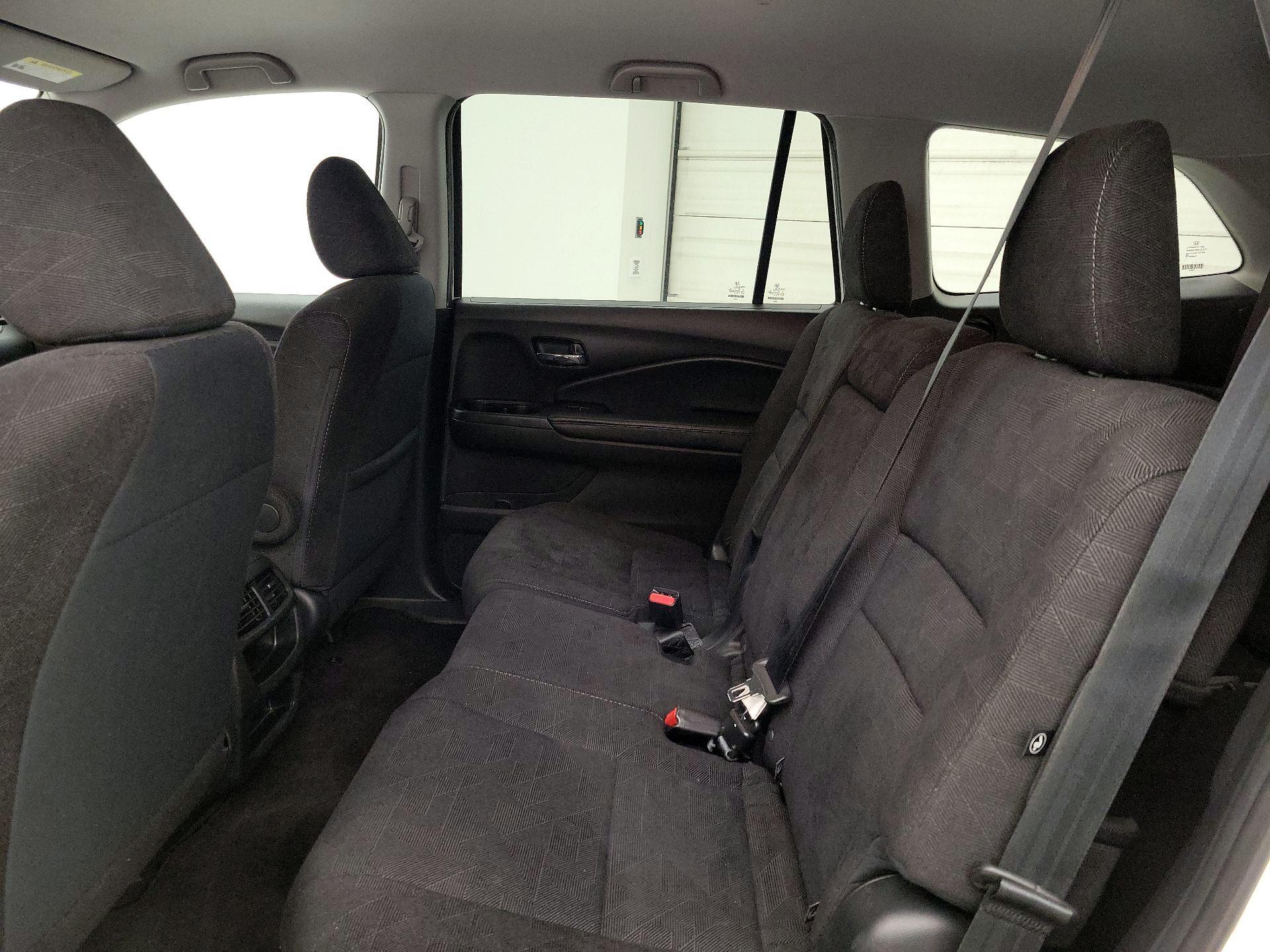 Thumbnail: 2019 Honda Pilot - 19