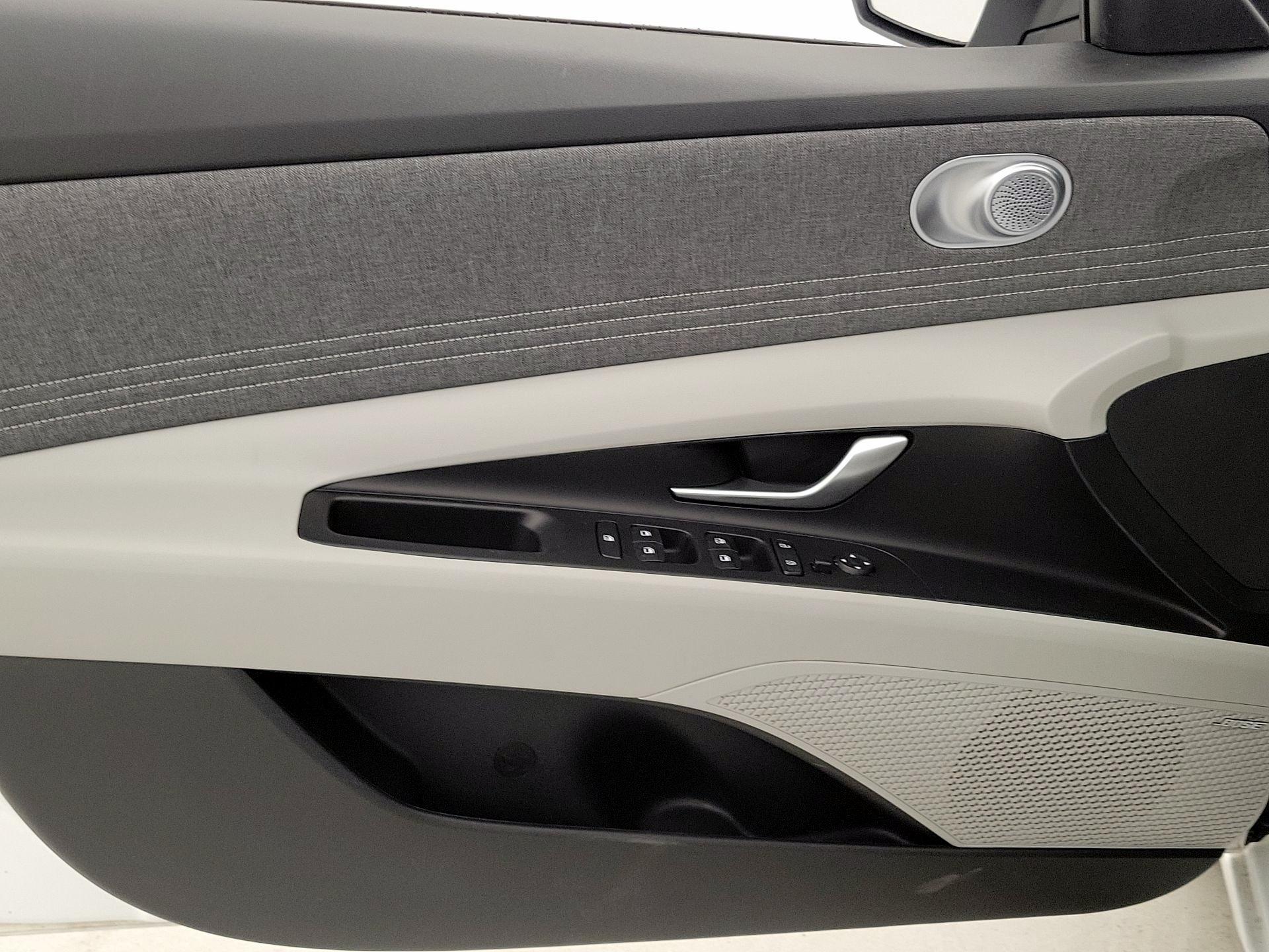 Thumbnail: 2021 Hyundai Elantra - 12