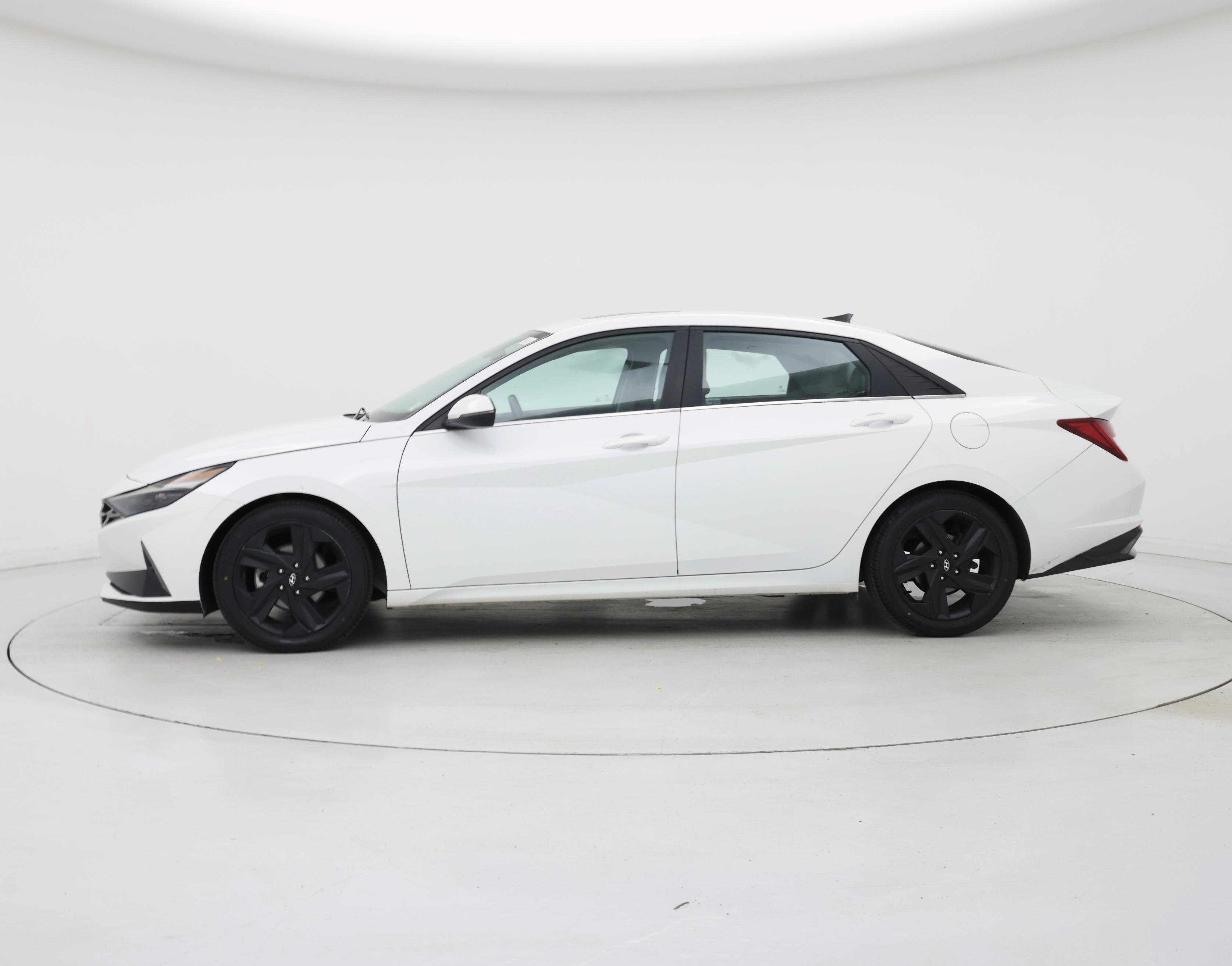 Thumbnail: 2021 Hyundai Elantra - 3