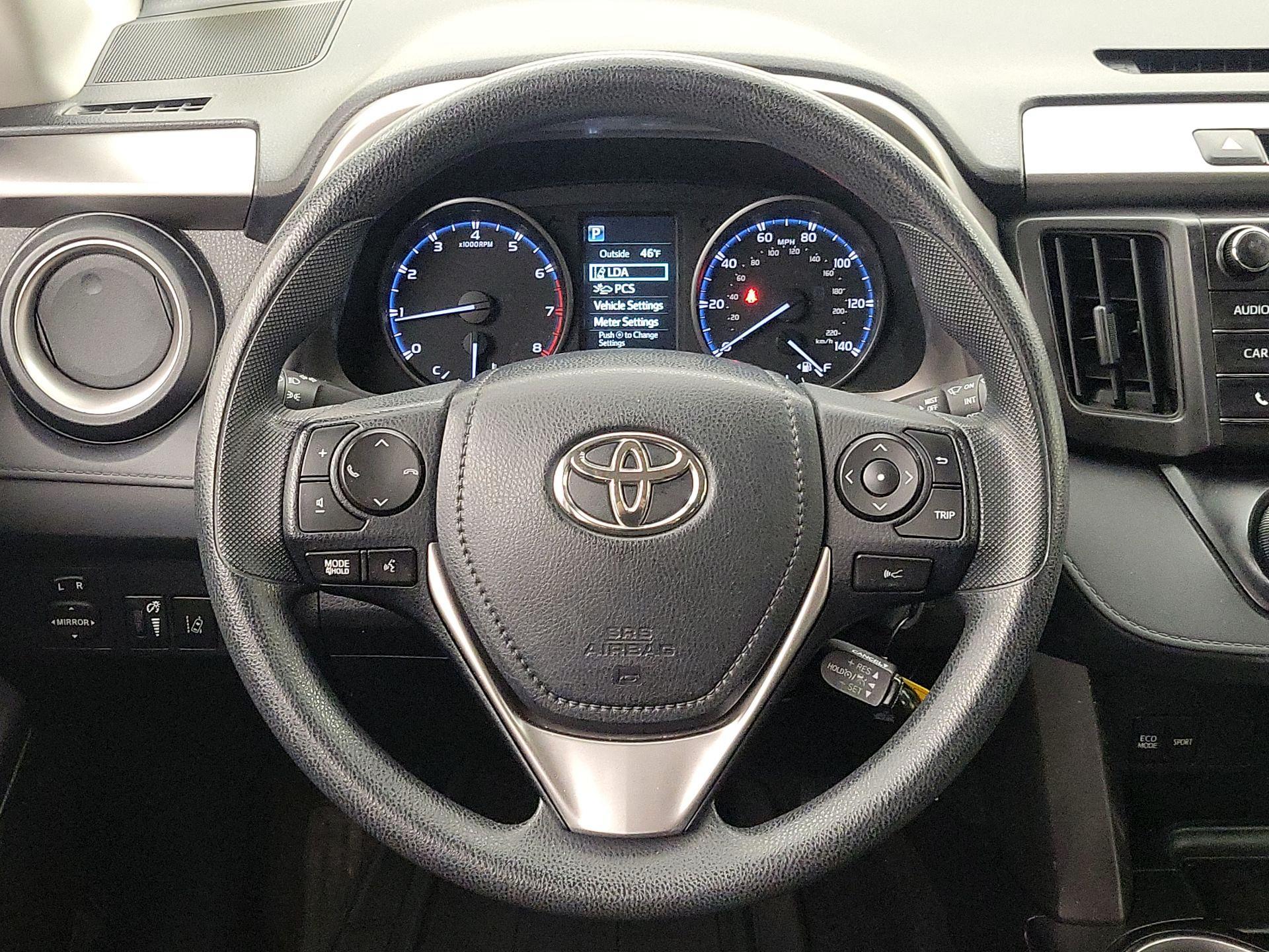 Thumbnail: 2017 Toyota RAV4 - 10