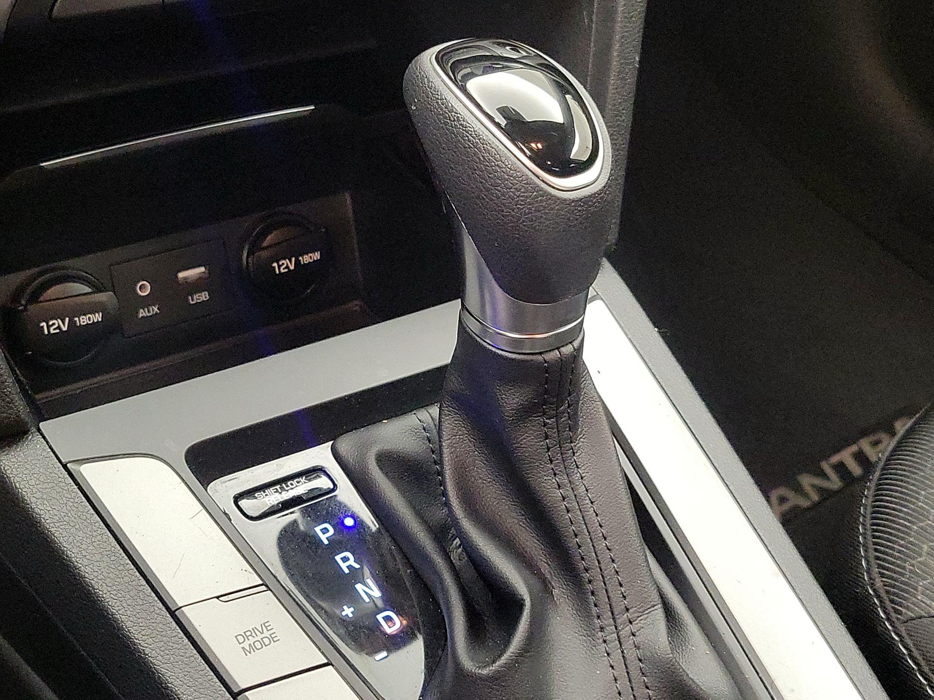 Thumbnail: 2018 Hyundai Elantra - 17