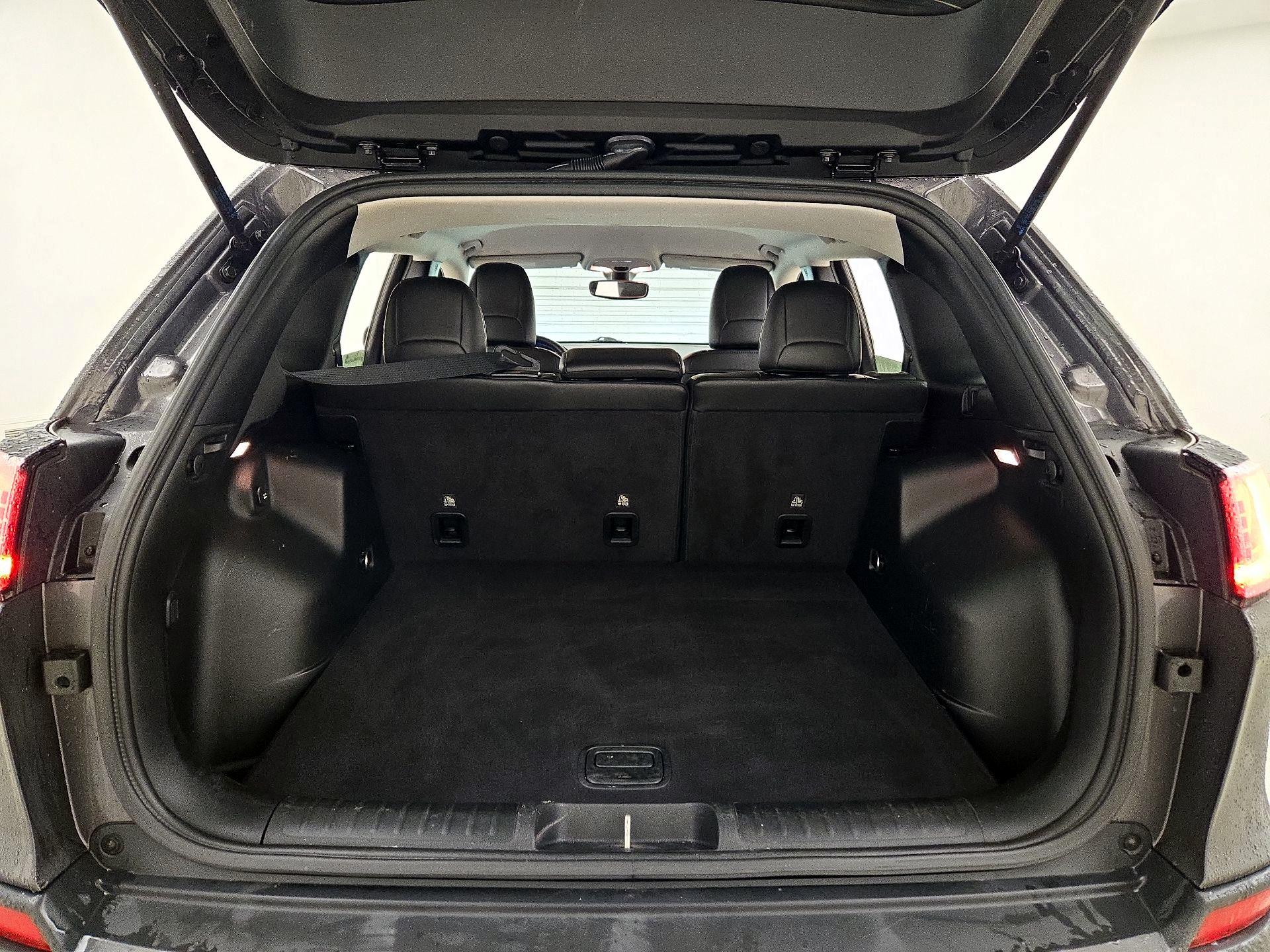 Thumbnail: 2020 Jeep Cherokee - 19