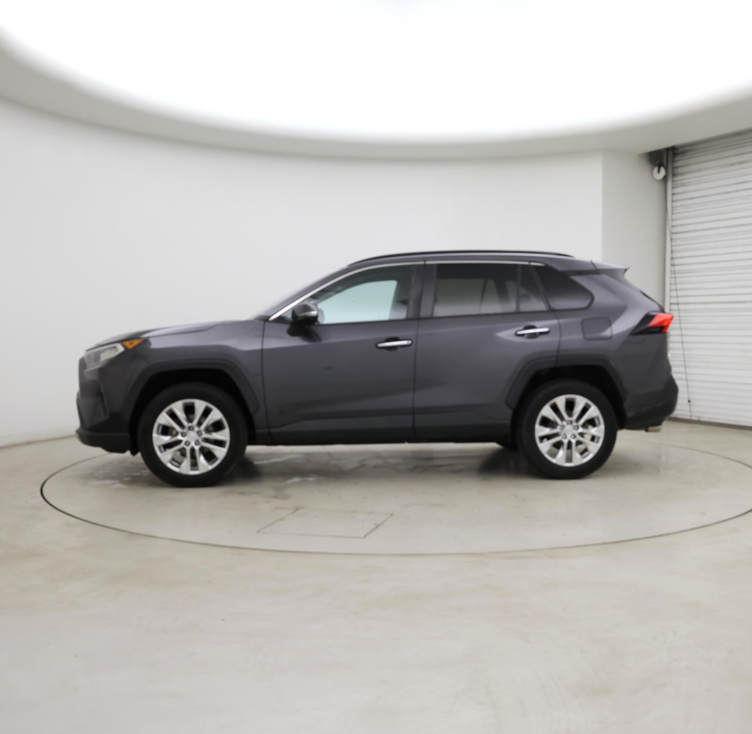 Thumbnail: 2020 Toyota RAV4 - 3