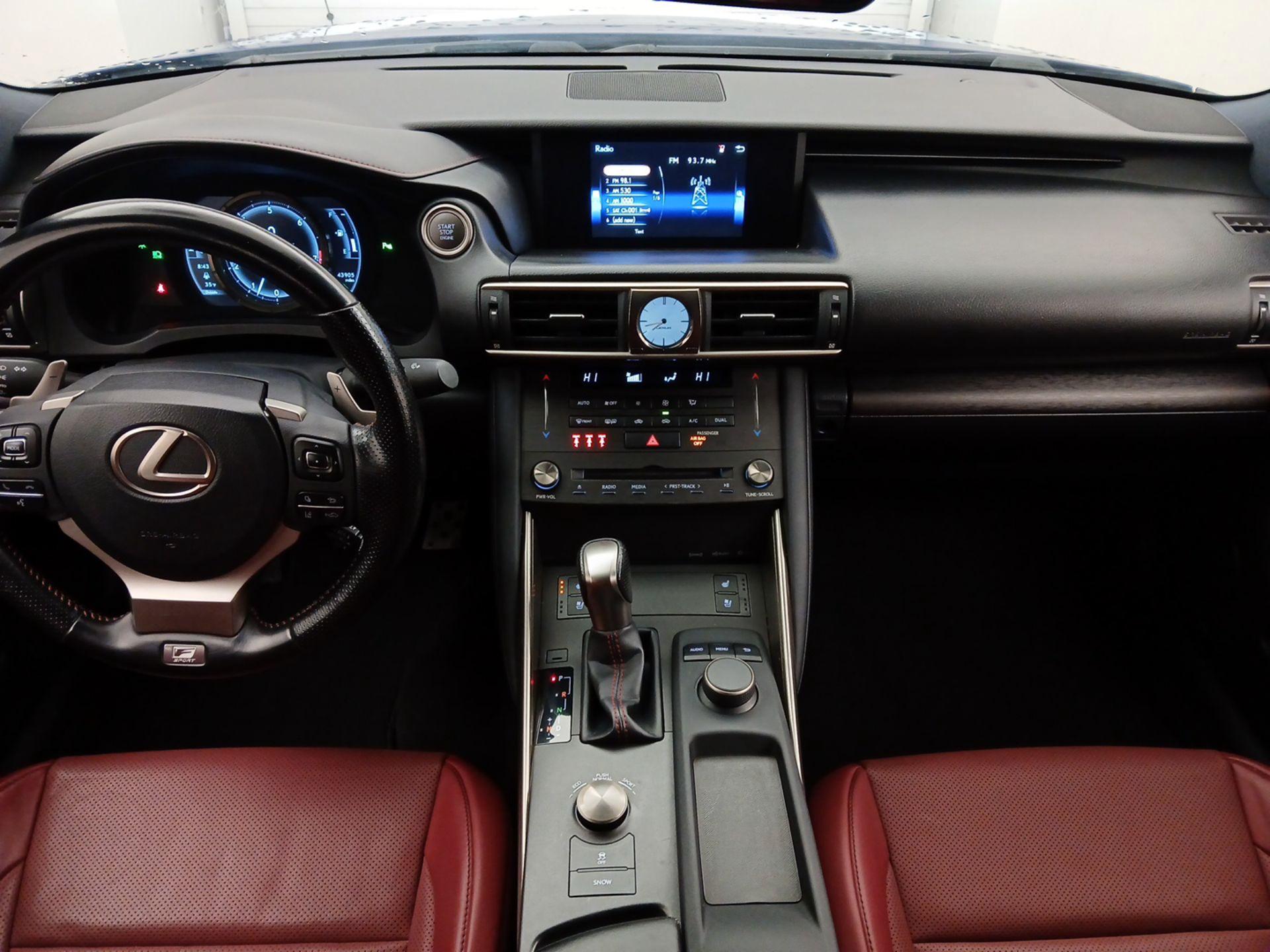 Thumbnail: 2020 Lexus IS - 9