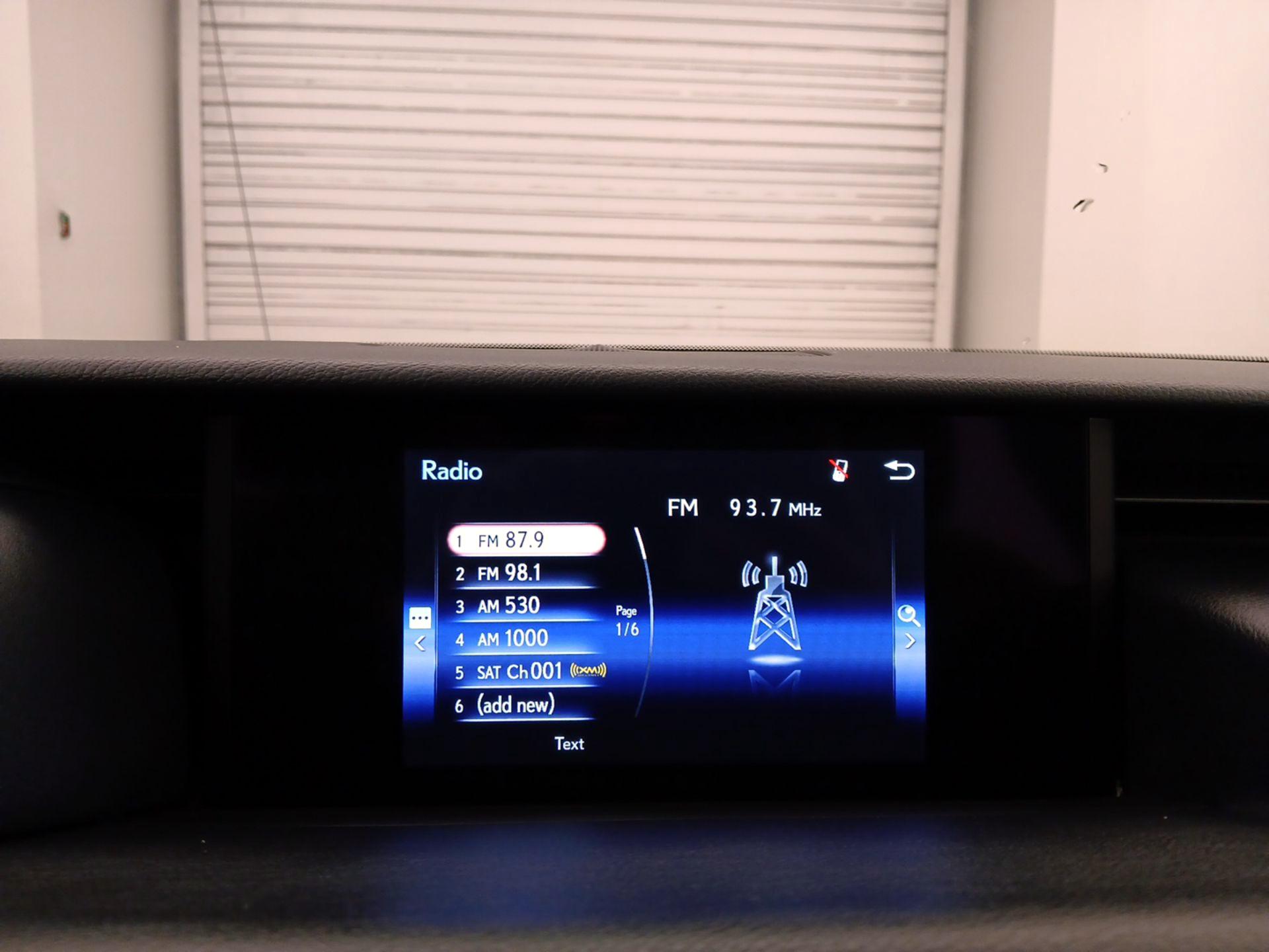 Thumbnail: 2020 Lexus IS - 15