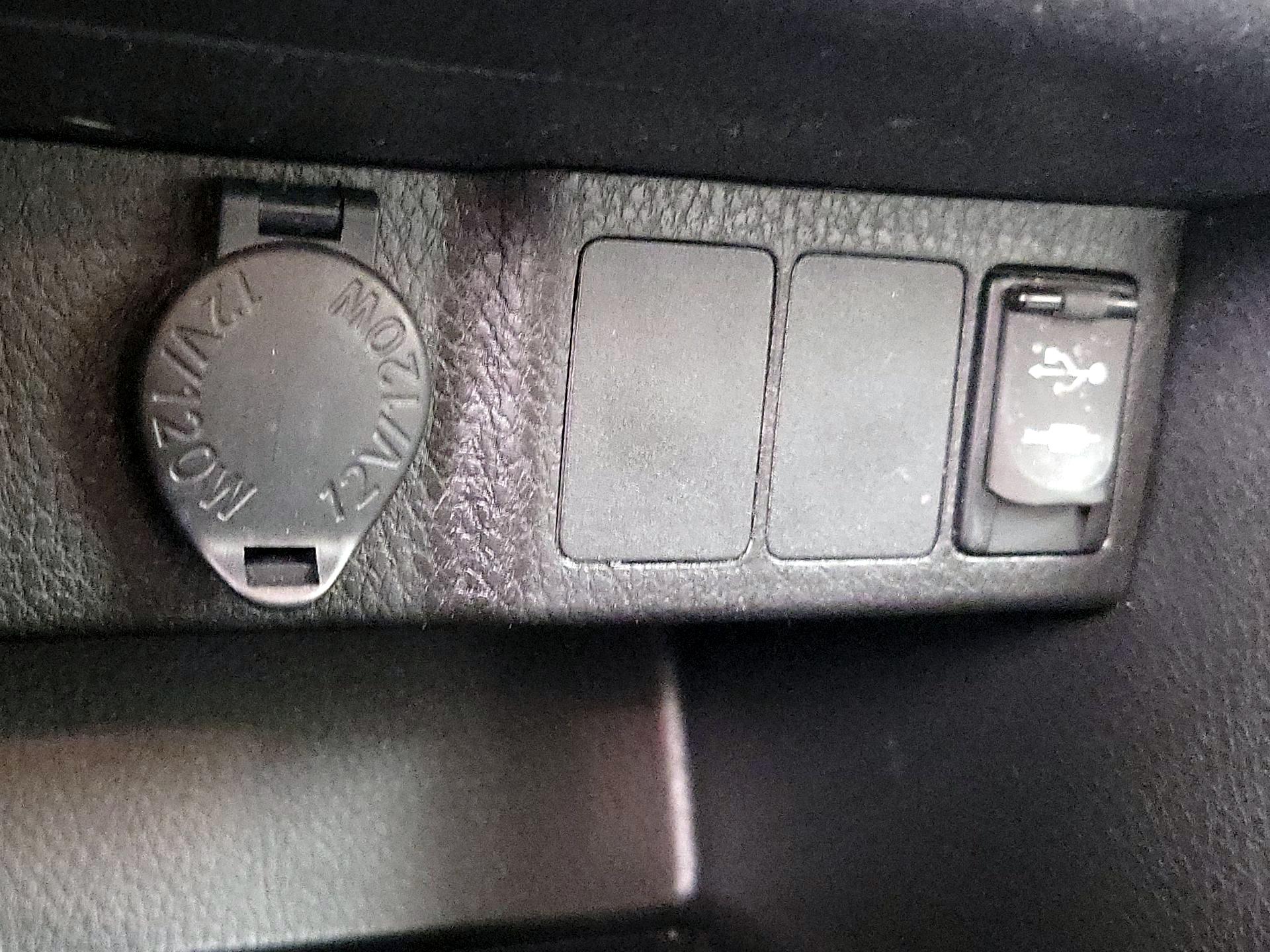 Thumbnail: 2018 Toyota Corolla - 18