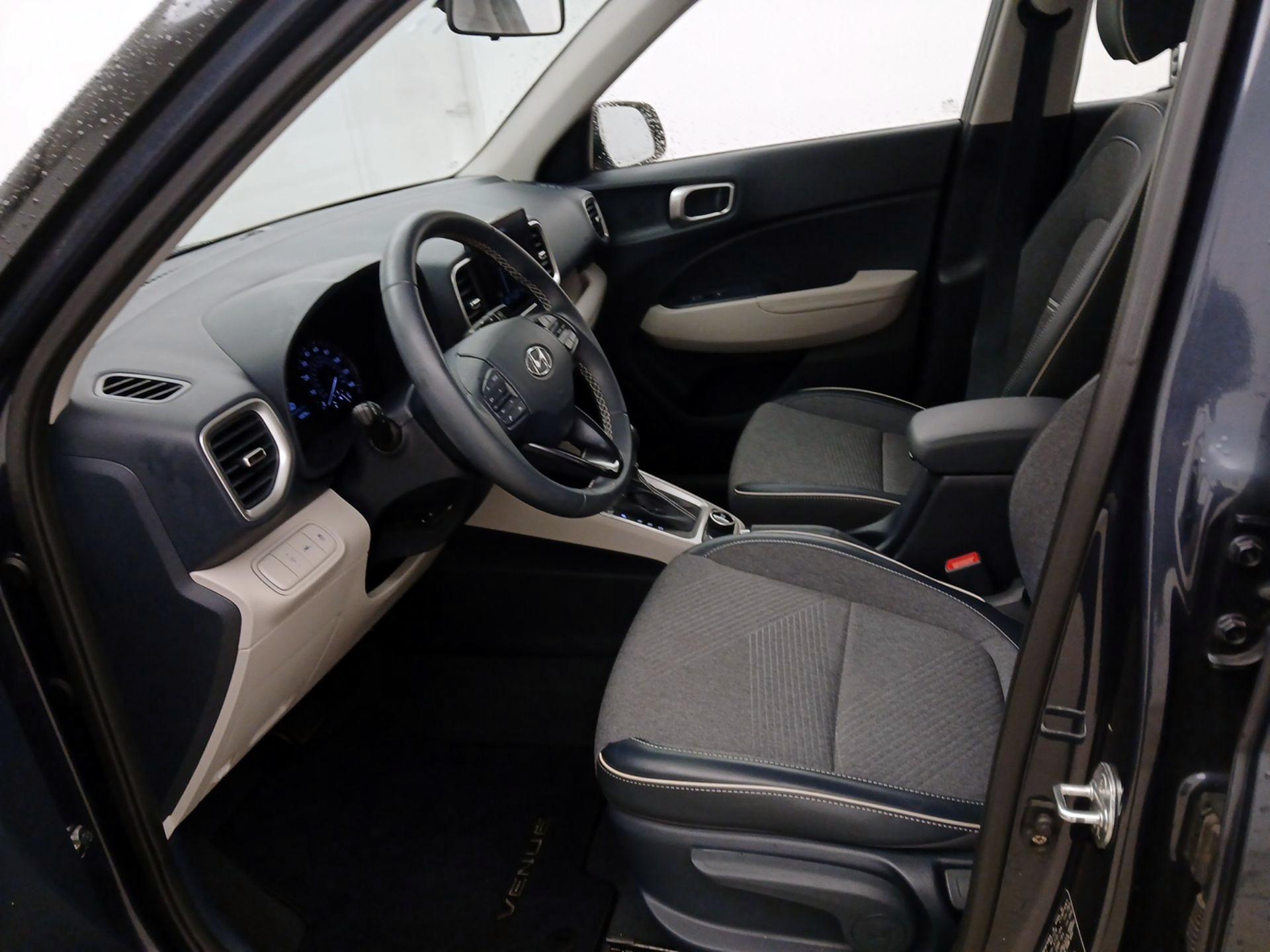 Thumbnail: 2021 Hyundai Venue - 11