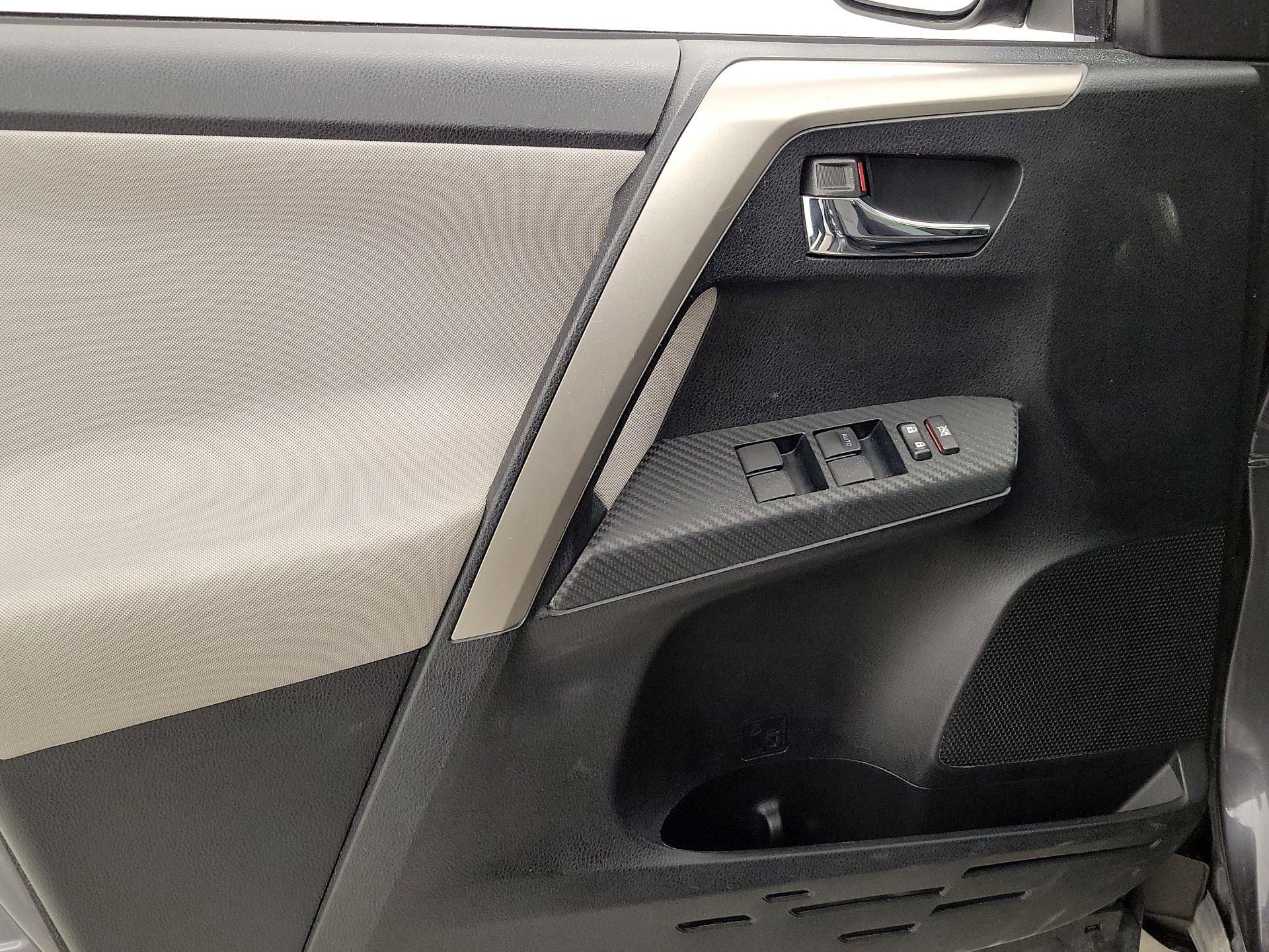 Thumbnail: 2014 Toyota RAV4 - 12