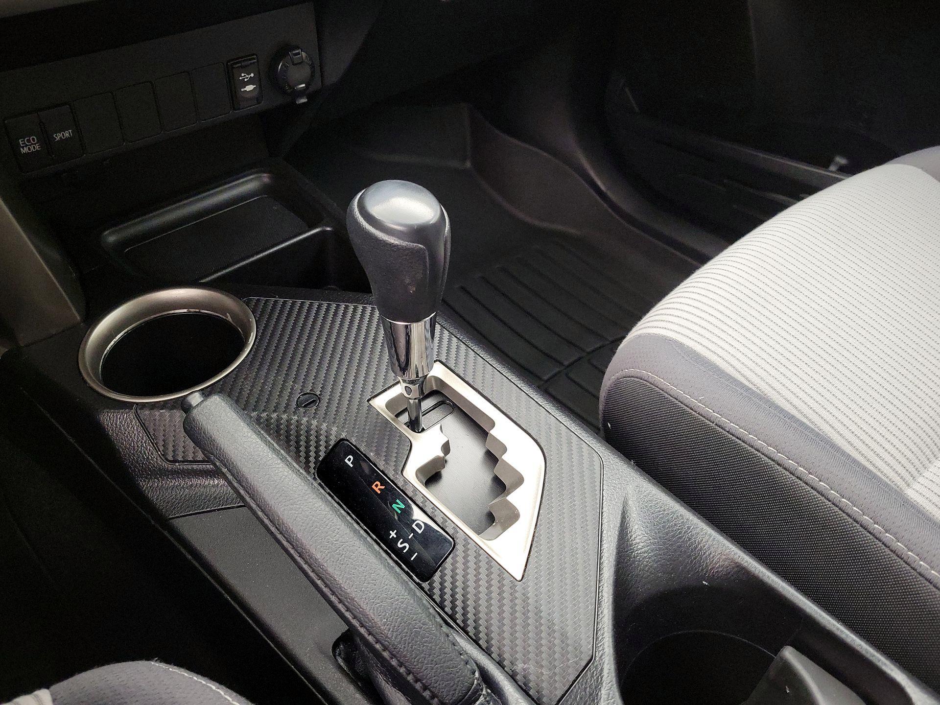 Thumbnail: 2014 Toyota RAV4 - 17