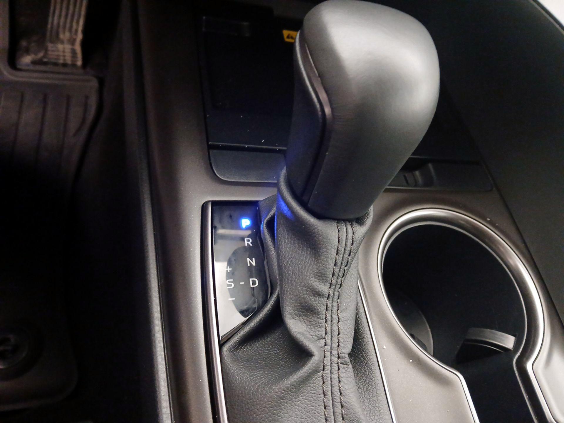 Thumbnail: 2024 Toyota Camry - 17