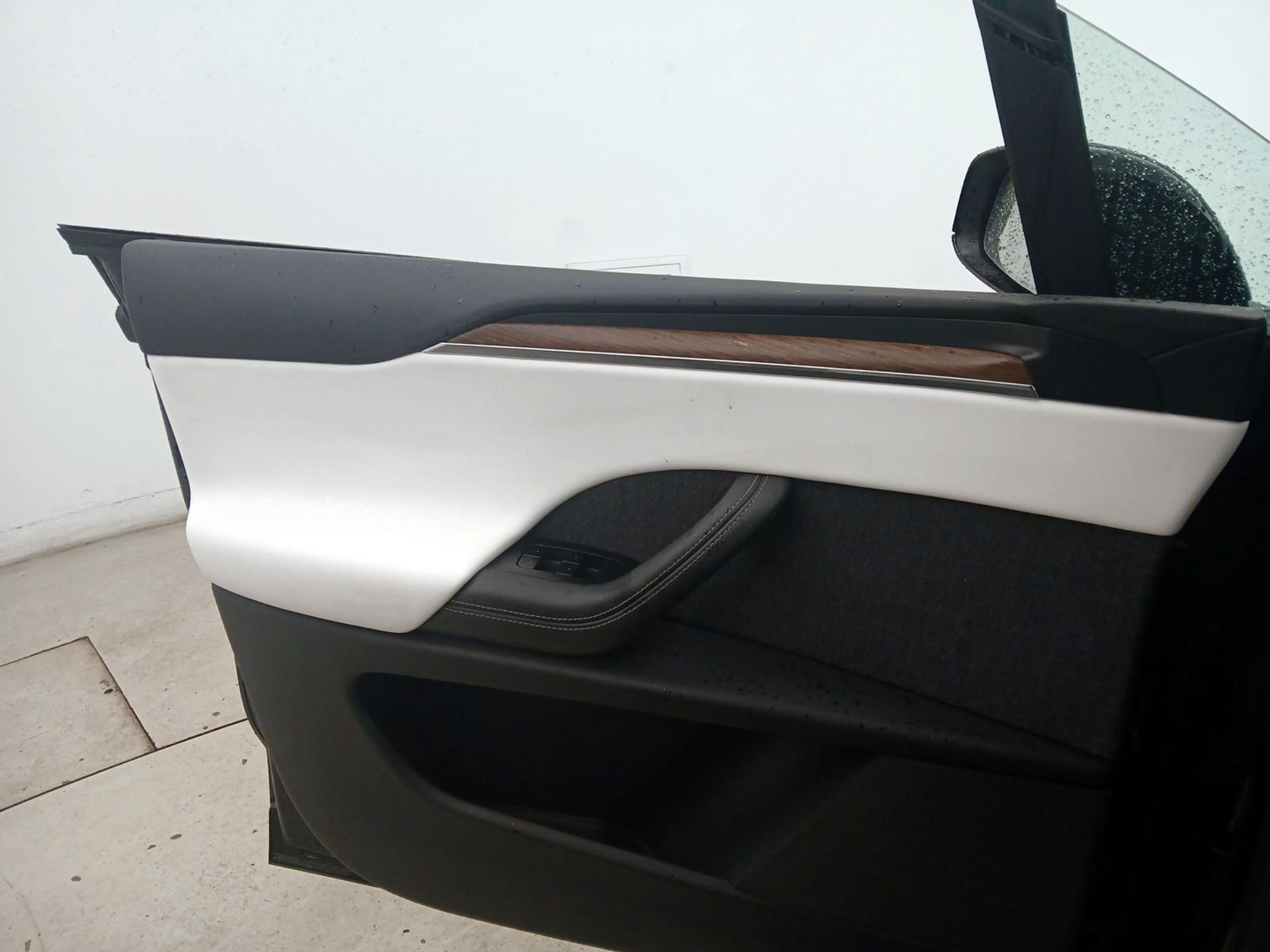 Thumbnail: 2022 Tesla Model X - 12