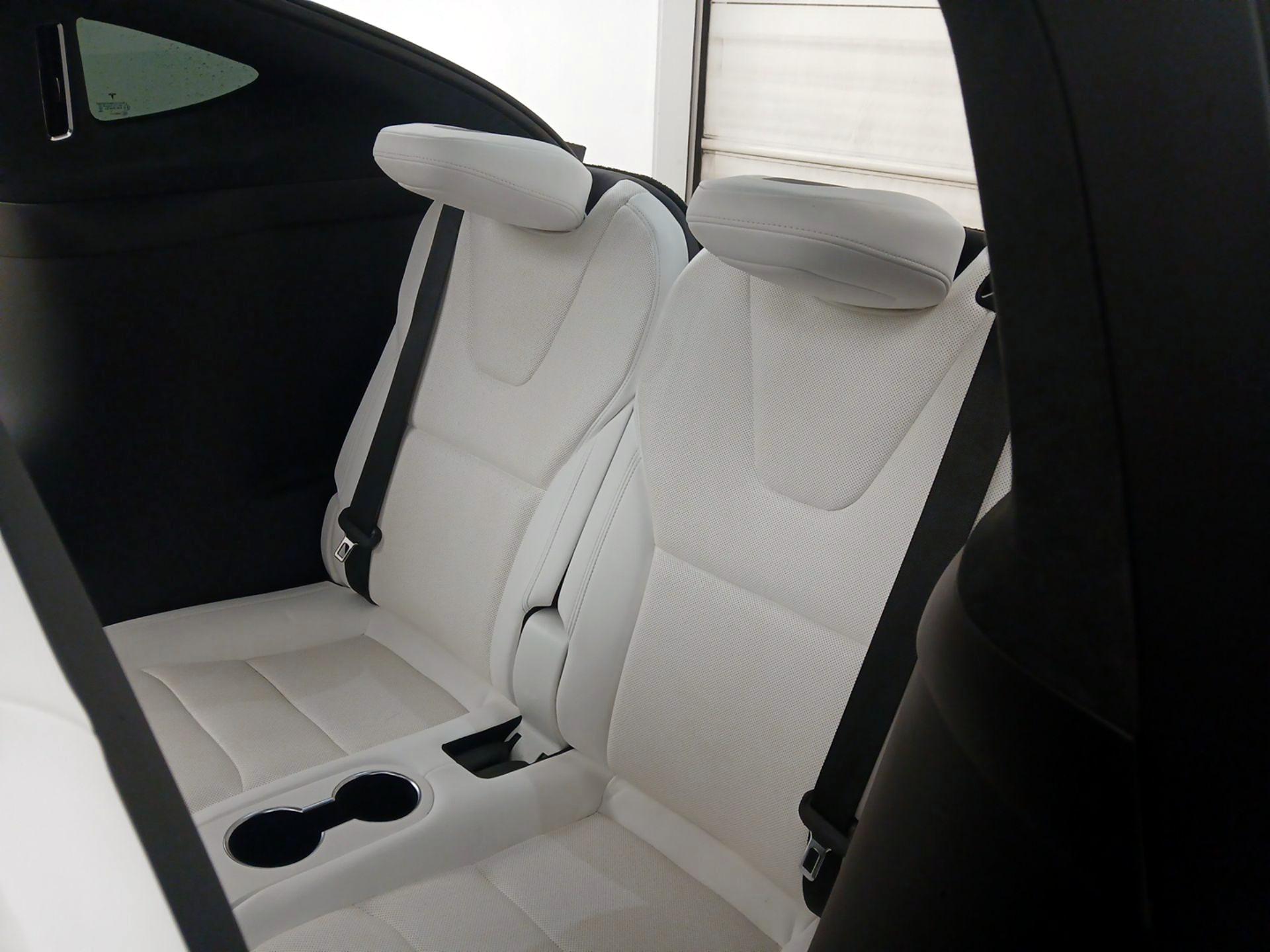 Thumbnail: 2022 Tesla Model X - 19