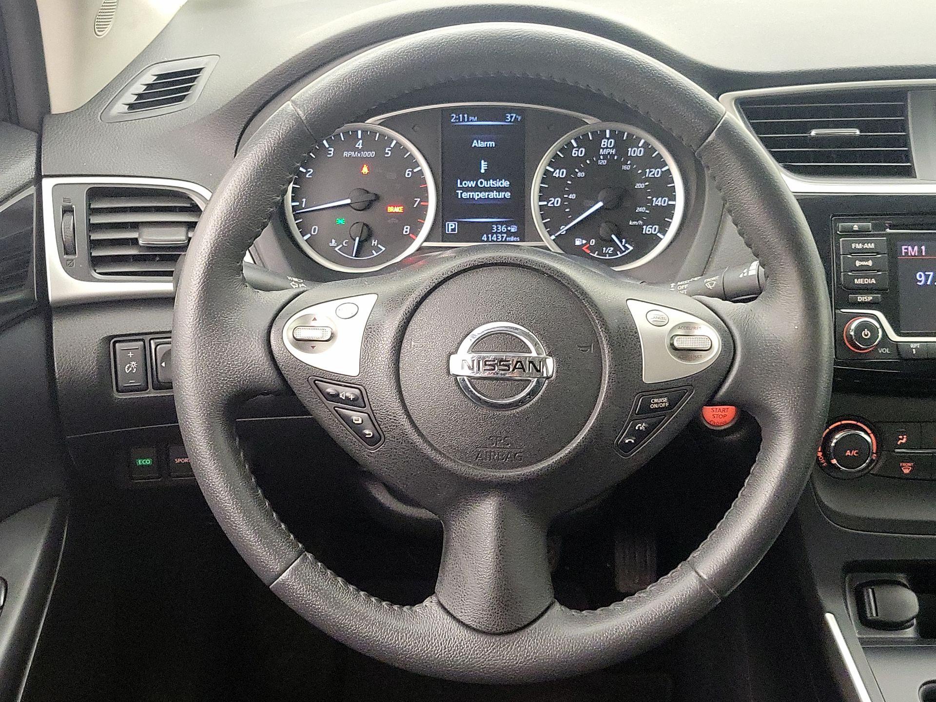 Thumbnail: 2017 Nissan Sentra - 10