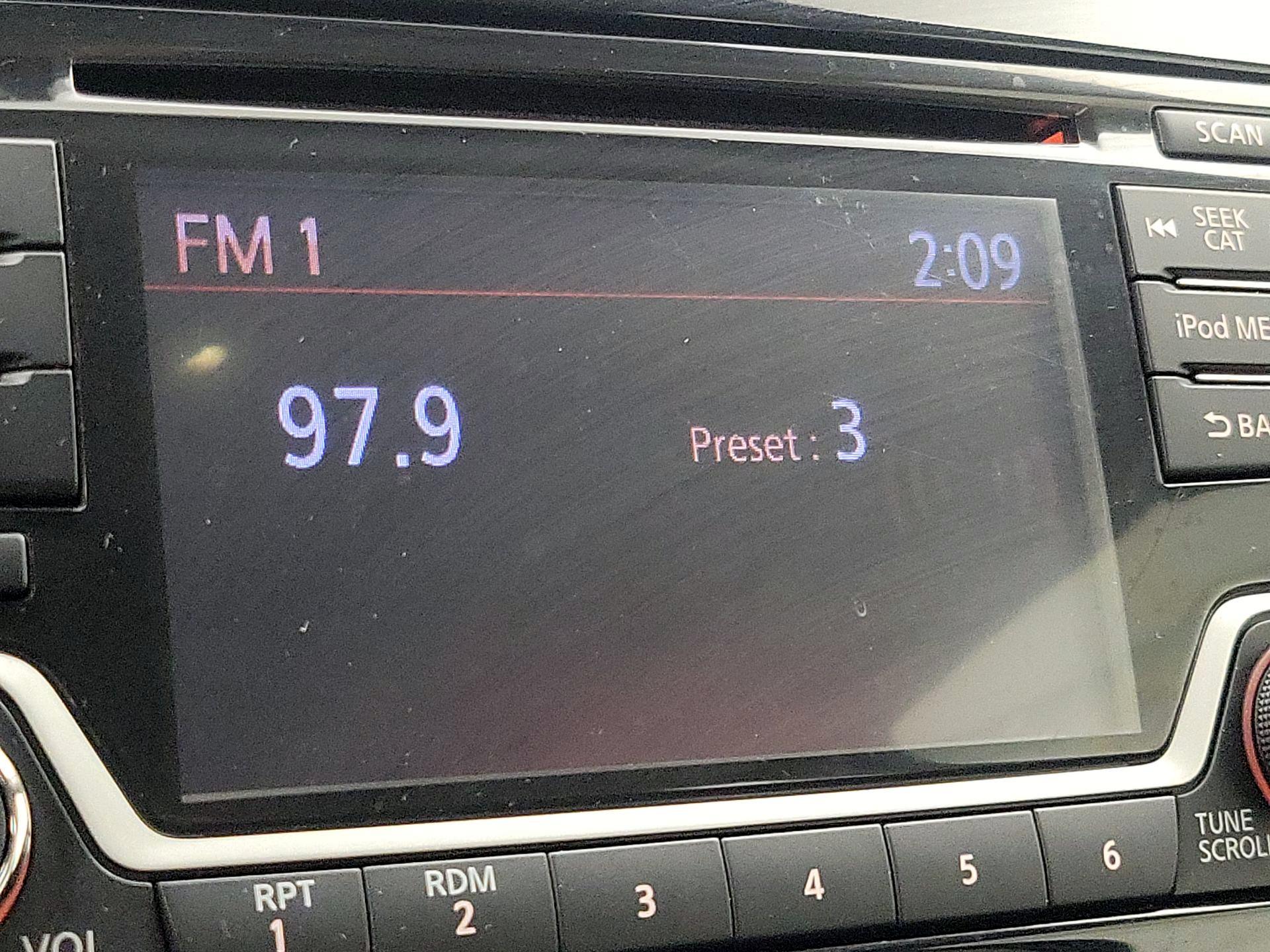 Thumbnail: 2017 Nissan Sentra - 15