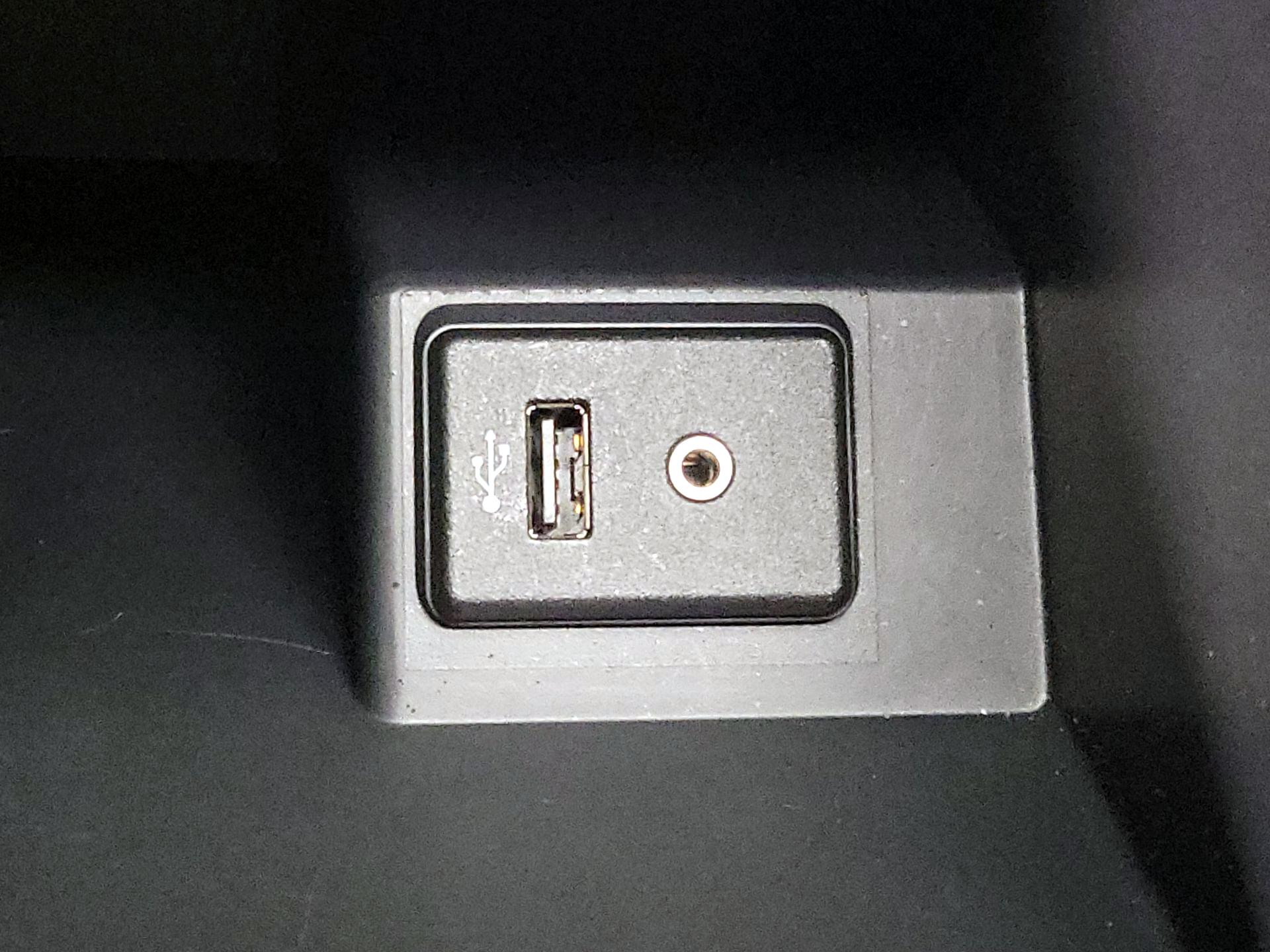 Thumbnail: 2017 Nissan Sentra - 18