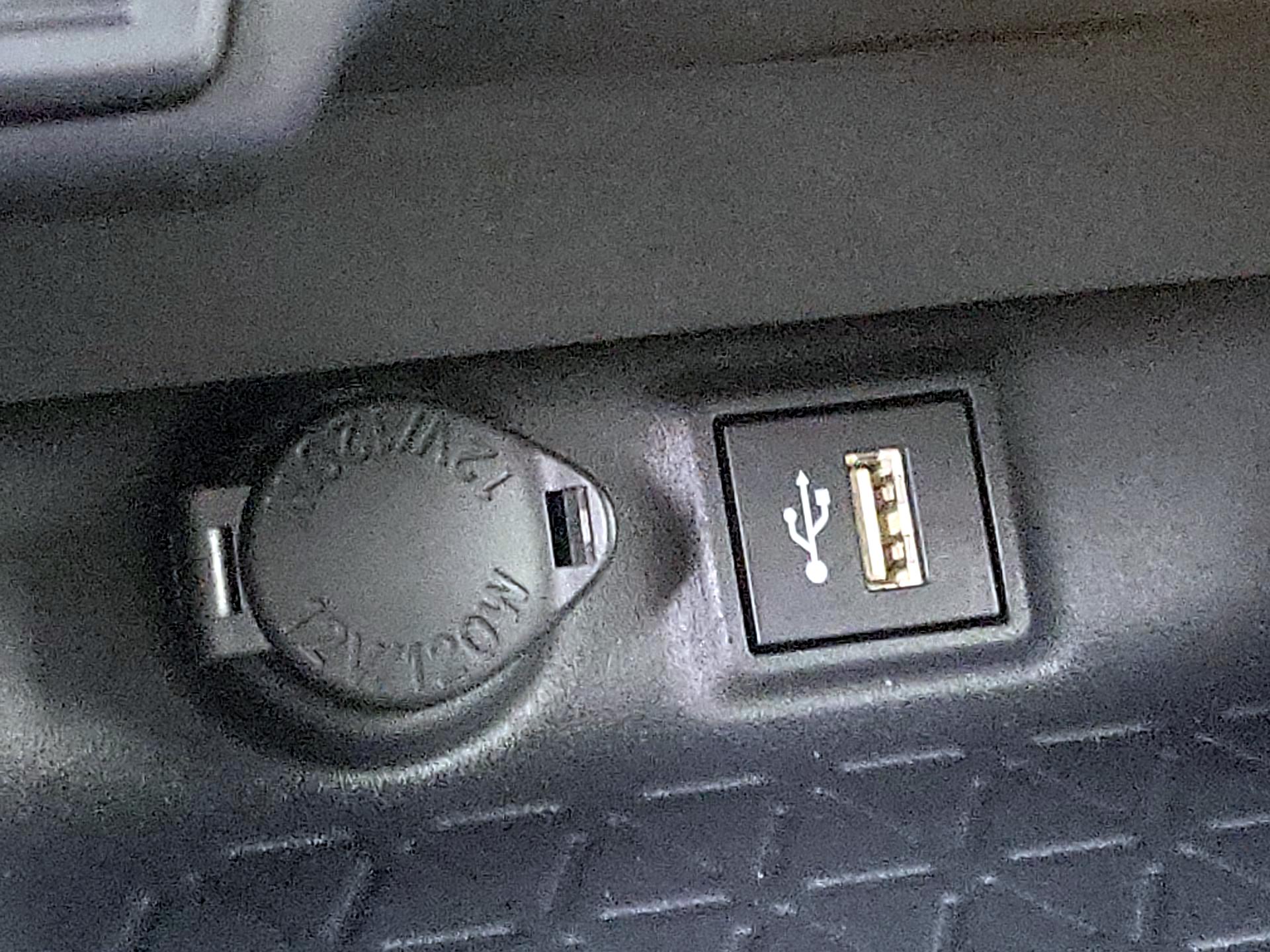 Thumbnail: 2025 Toyota RAV4 - 18