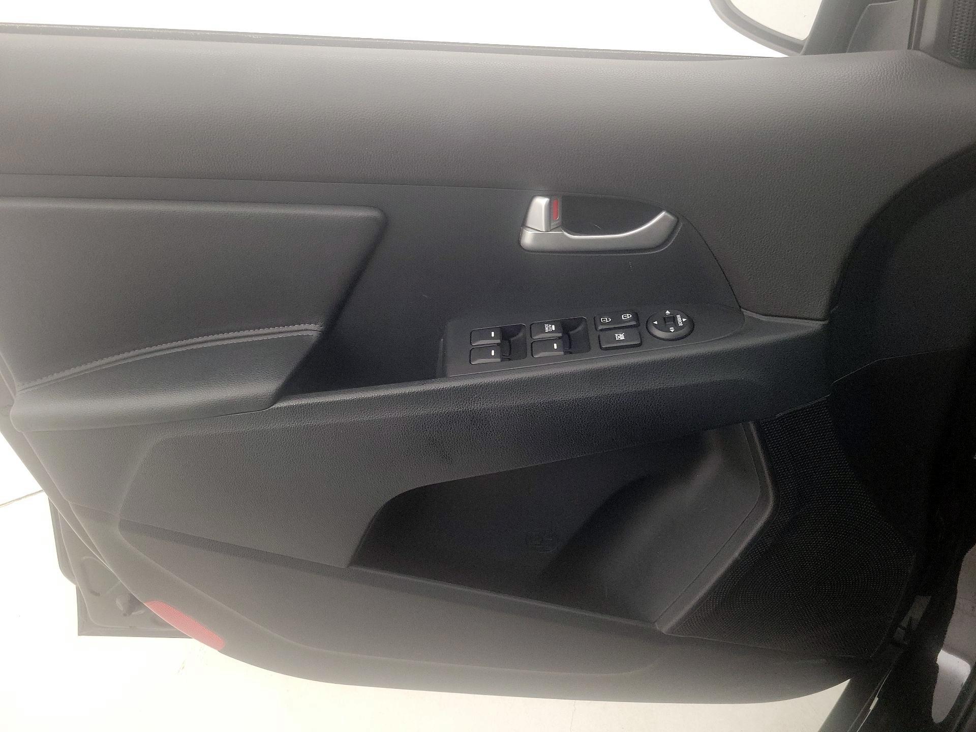 Thumbnail: 2016 Kia Sportage - 12