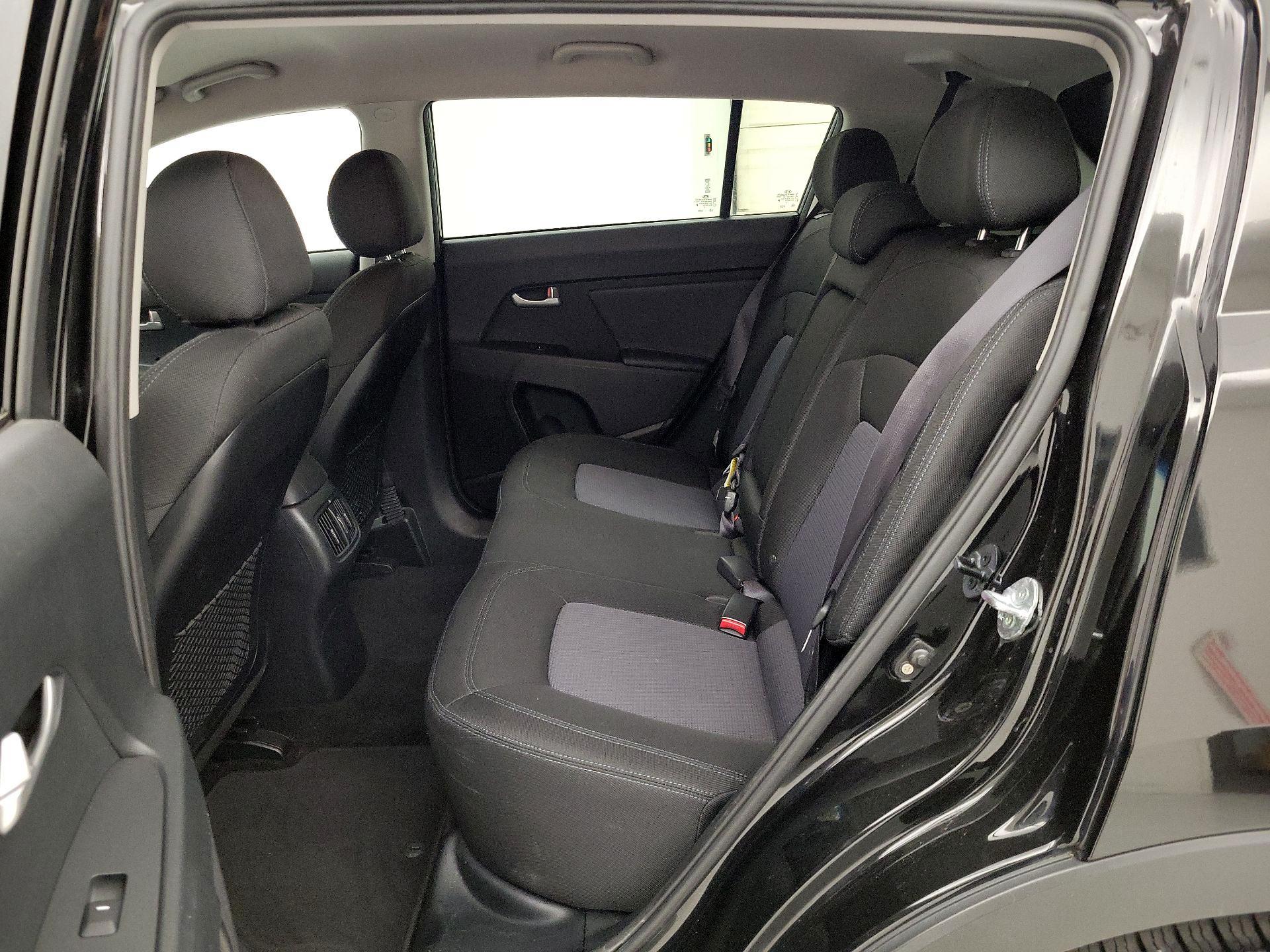 Thumbnail: 2016 Kia Sportage - 18