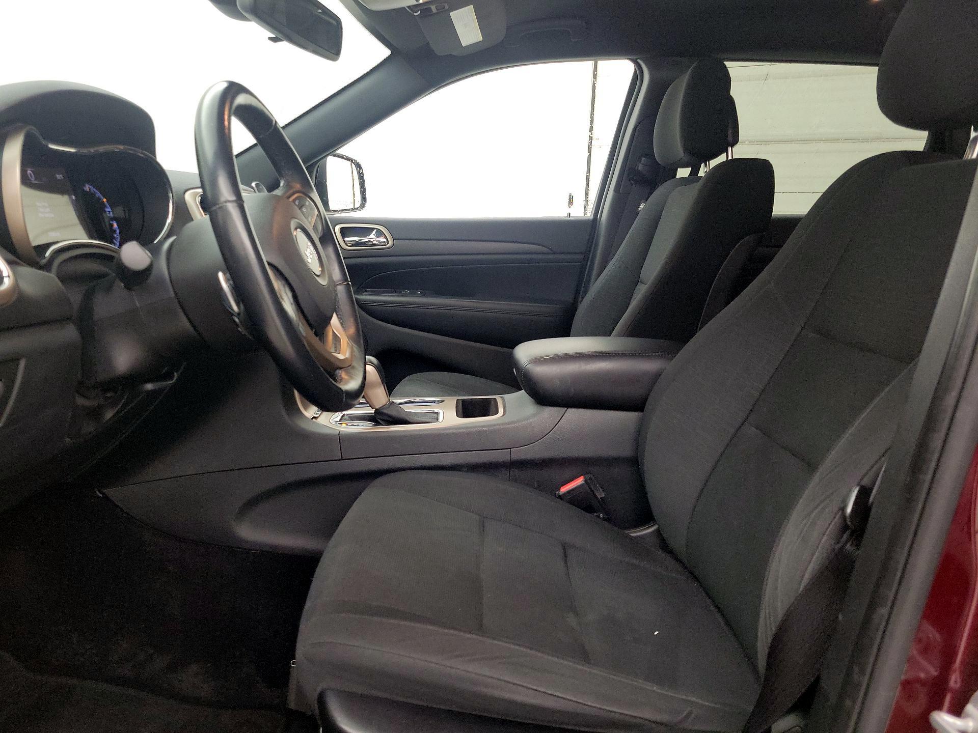 Thumbnail: 2016 Jeep Grand Cherokee - 11