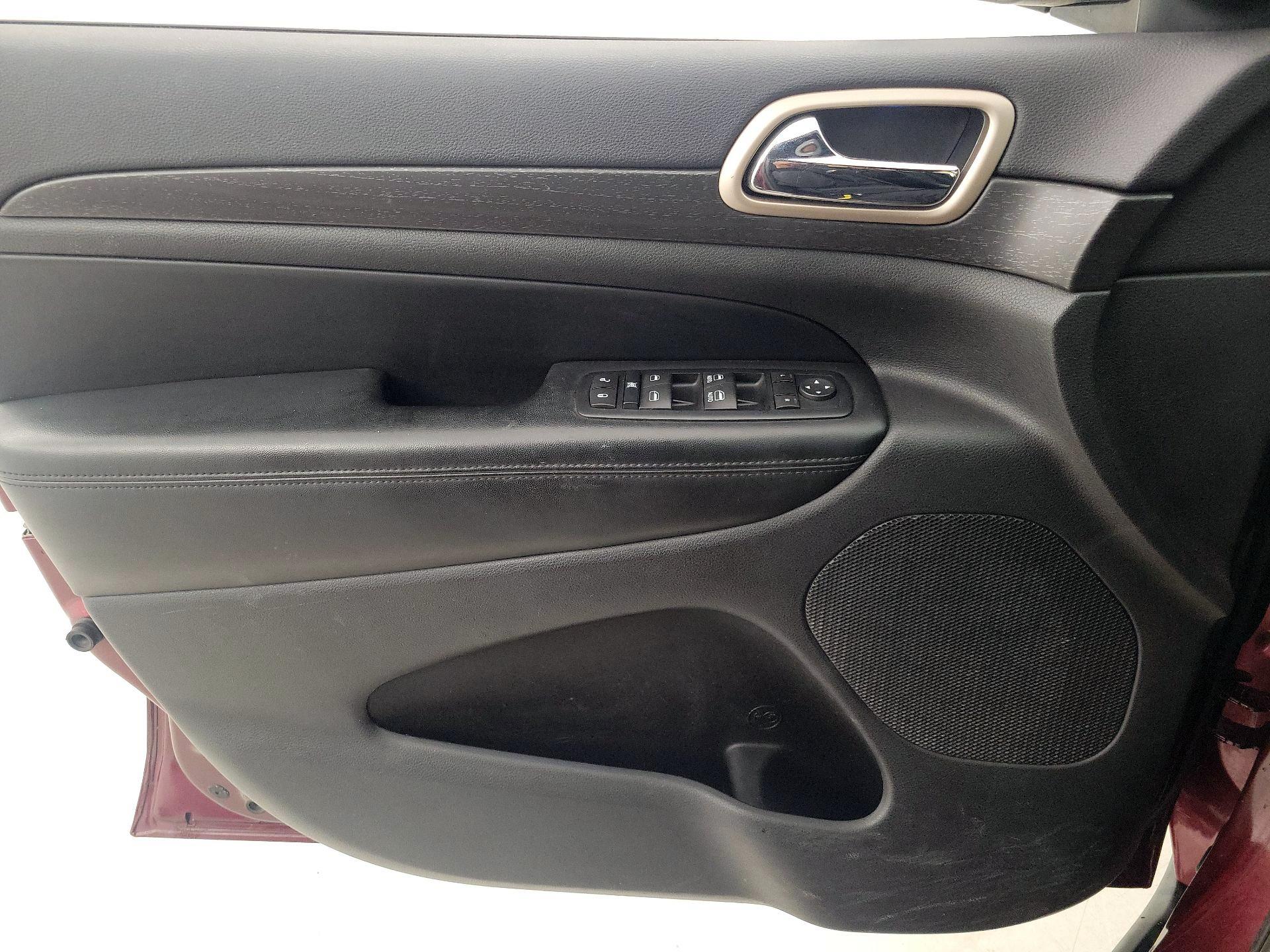 Thumbnail: 2016 Jeep Grand Cherokee - 12