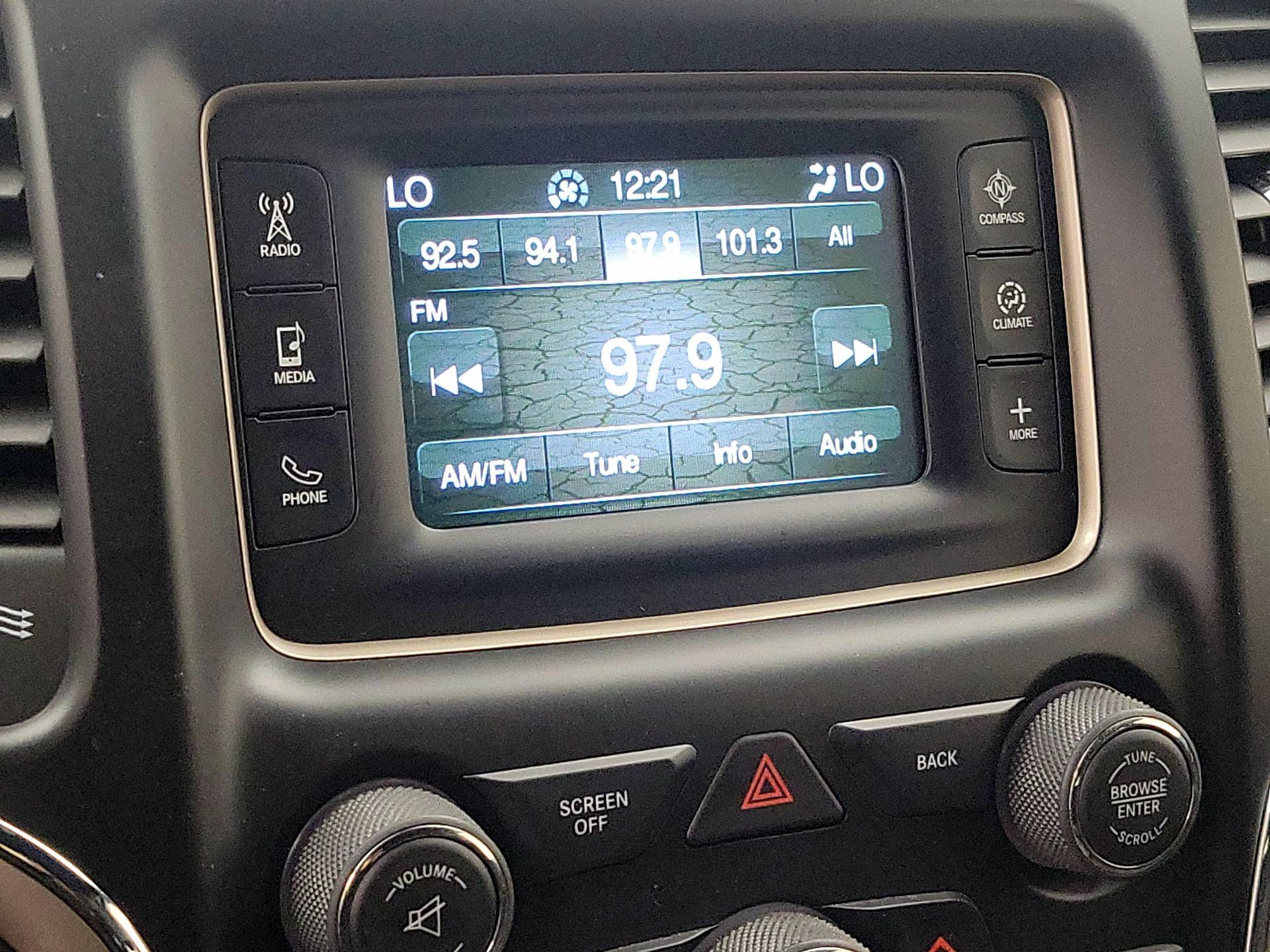 Thumbnail: 2016 Jeep Grand Cherokee - 14