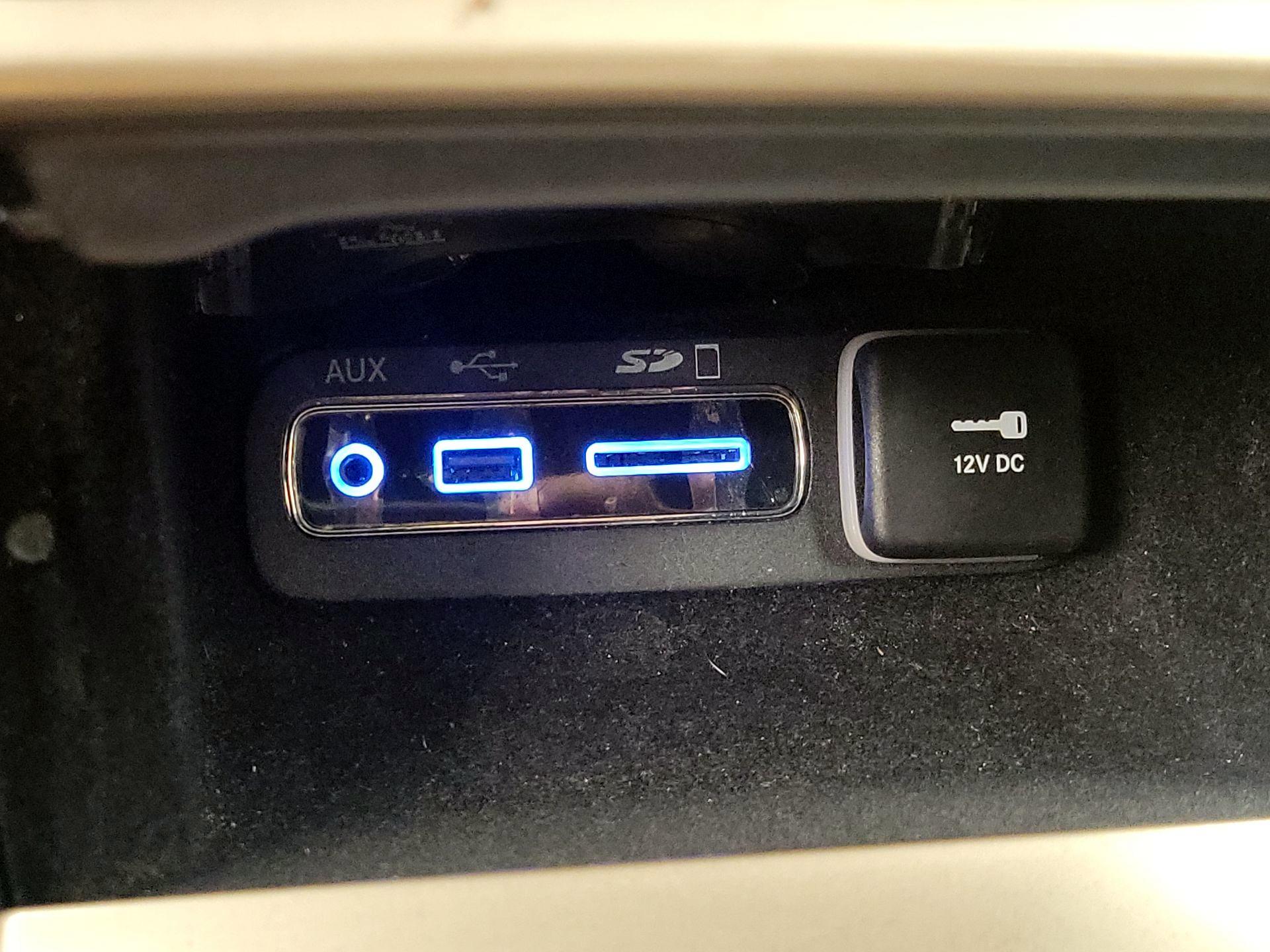 Thumbnail: 2016 Jeep Grand Cherokee - 17