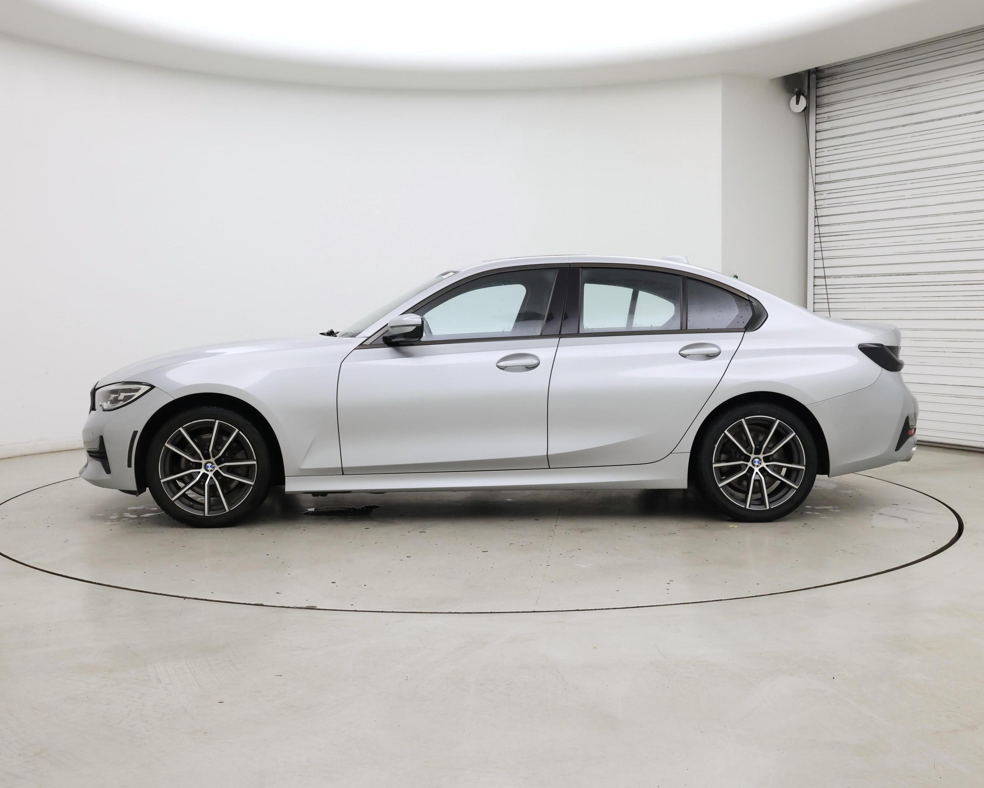 Thumbnail: 2021 BMW 3 Series - 3