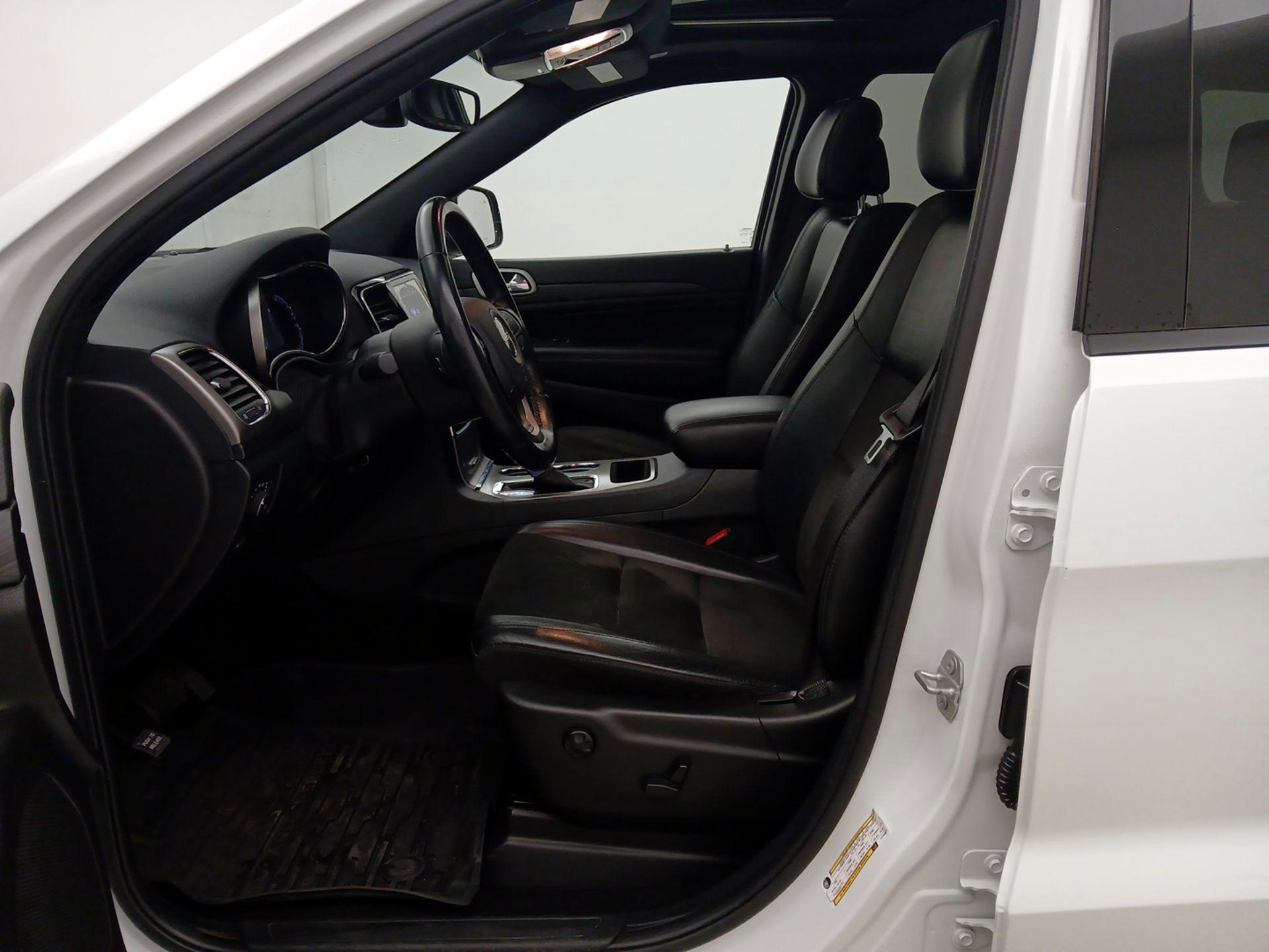 Thumbnail: 2020 Jeep Grand Cherokee - 11